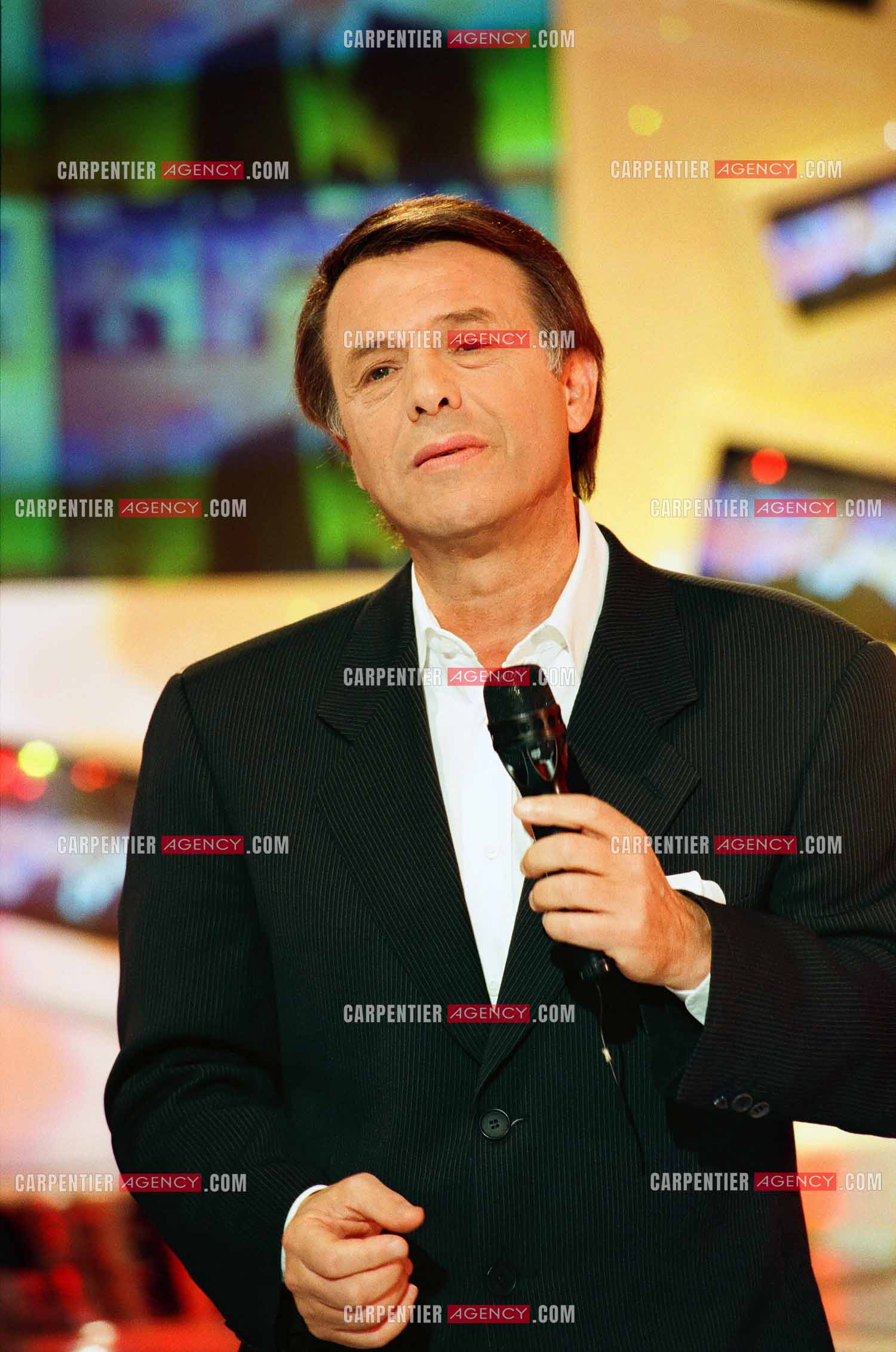 Le chanteur Salvatore Adamo invité de l'émission “ La chance aux chansons “.     ( Exclusif )