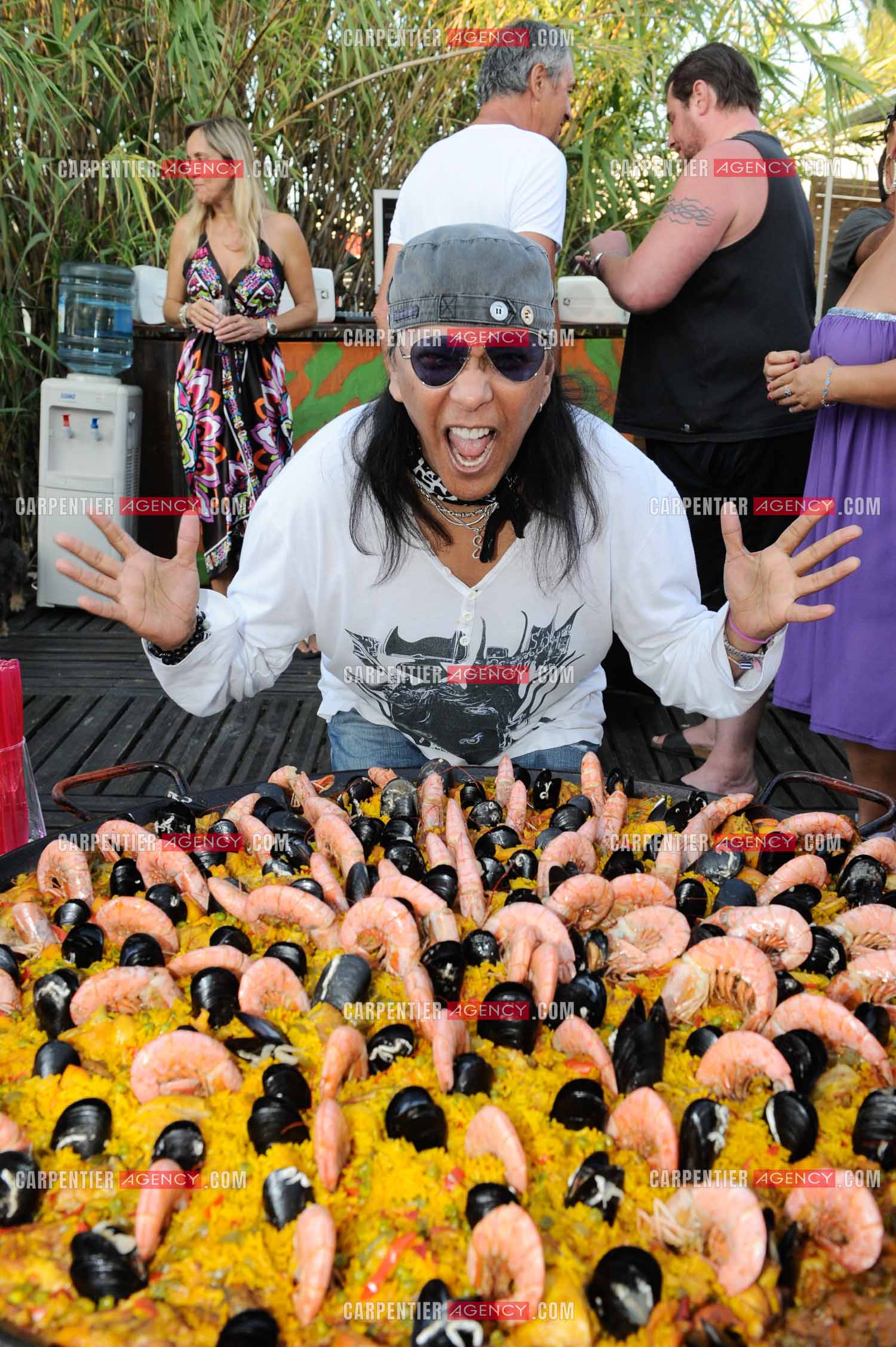 Le chanteur Shake et sa femme Milena chez leurs amis forains à Palavas.      ( Exclusif )