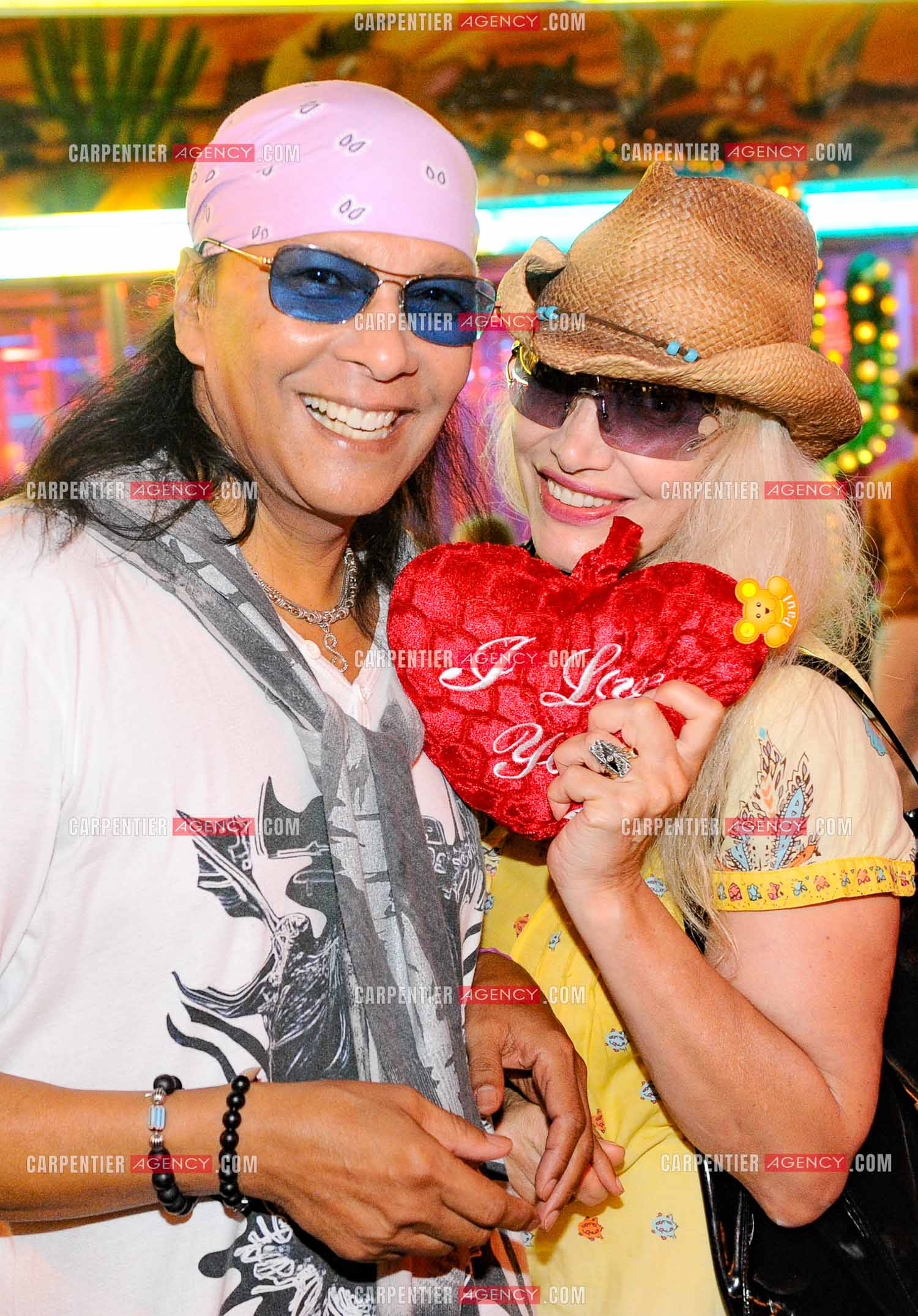 Le chanteur Shake et sa femme Milena chez leurs amis forains à Palavas.      ( Exclusif )