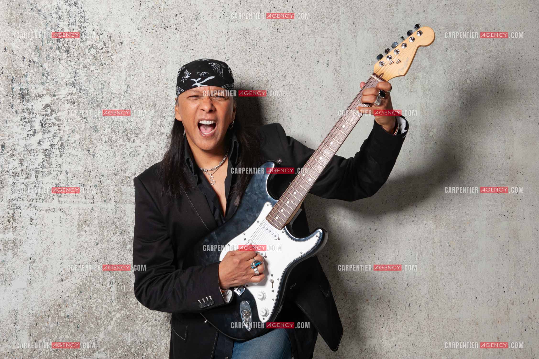 Le chanteur Shake en studio photo pour la création de son album ses affiches et sa communication presse.     ( Exclusif )