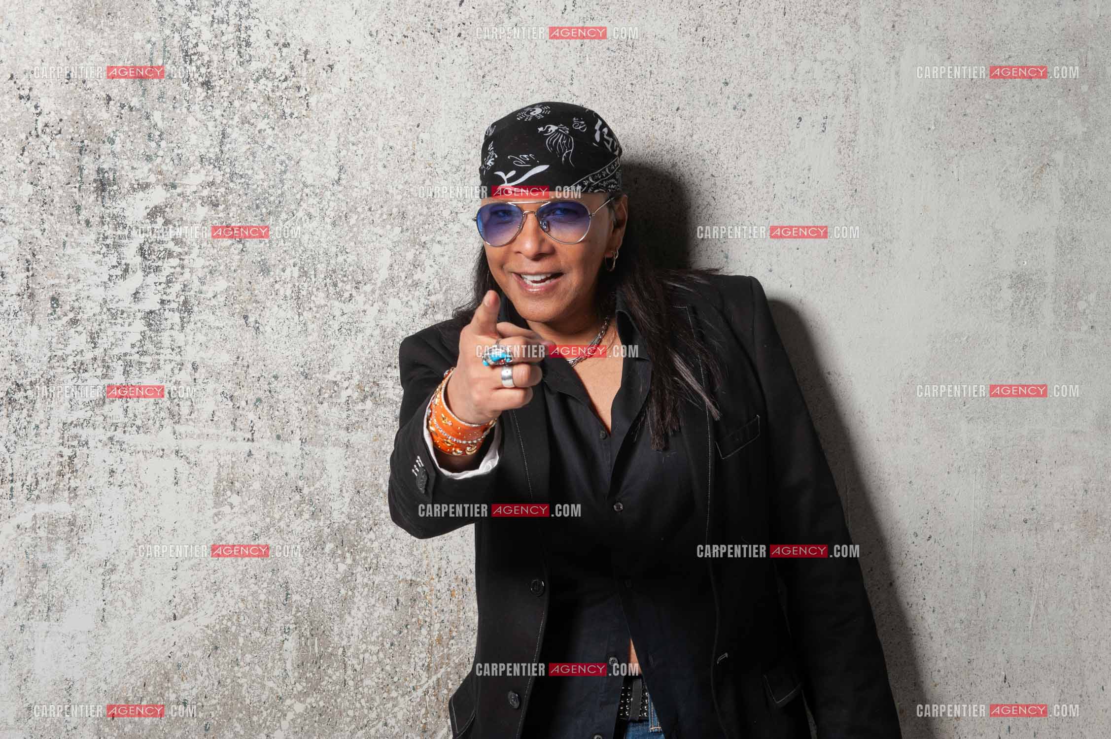 Le chanteur Shake en studio photo pour la création de son album ses affiches et sa communication presse.     ( Exclusif )