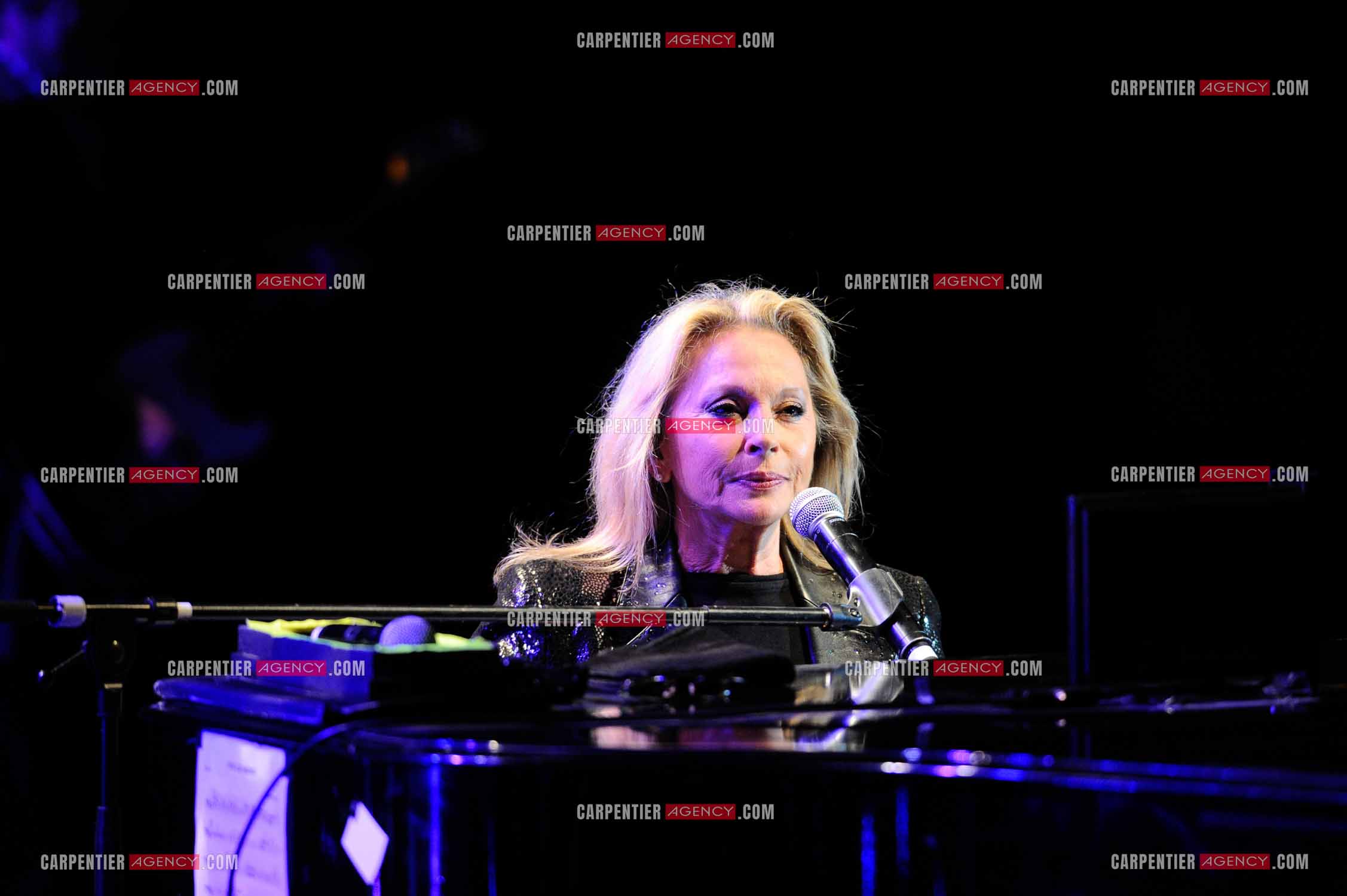 La chanteuse Véronique Sanson en concert a Alès.
