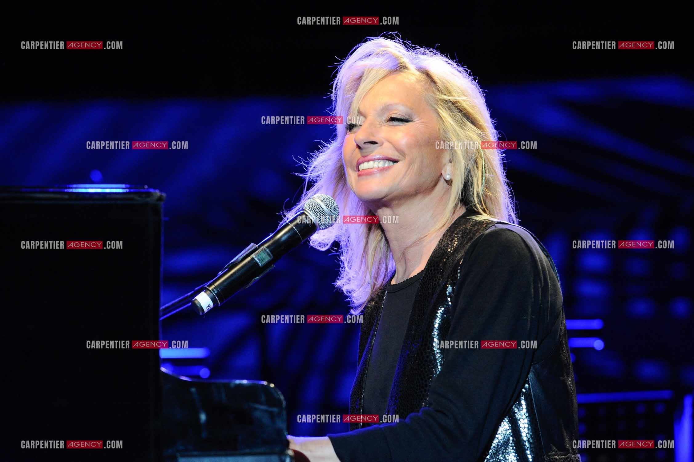 La chanteuse Véronique Sanson en concert a Alès.