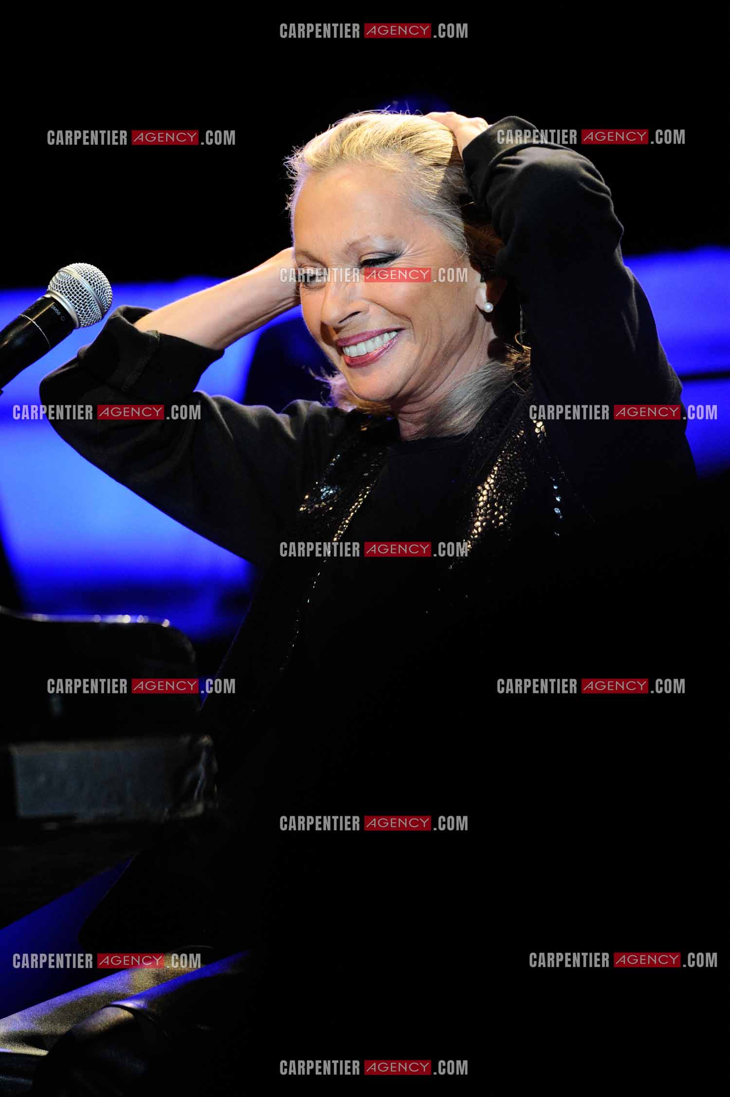 La chanteuse Véronique Sanson en concert a Alès.