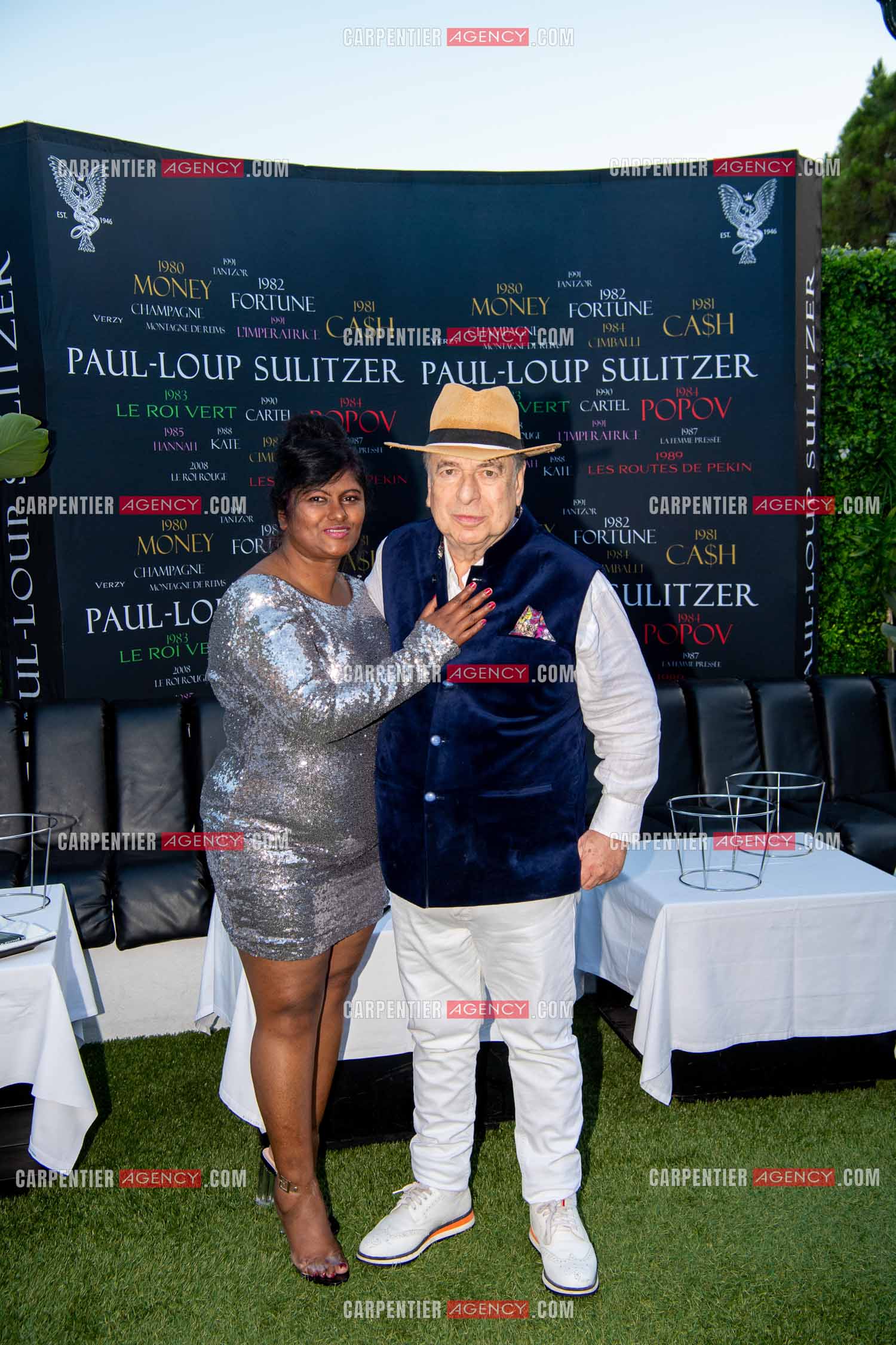 Paul-Loup Sulitzer fête ses 74 ans avec sa compagne  Supriya Answya Devi Rathoar au VIP de St Tropez entouré de tous ses proches. ( Exclusif )