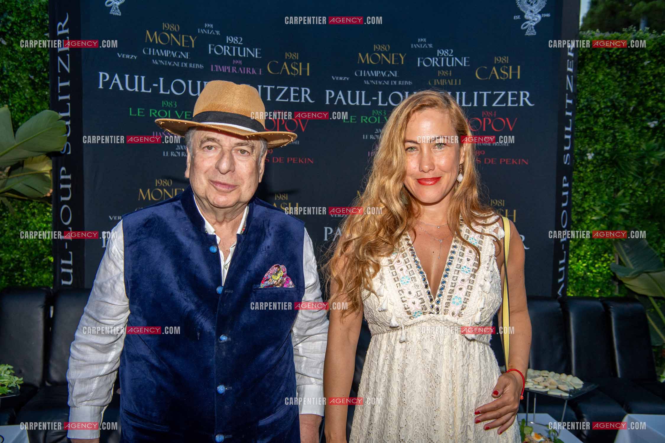Paul-Loup Sulitzer fête ses 74 ans au VIP de St Tropez entouré de tous ses proches. Ici, avec l'actrice Myriam Charleins. ( Exclusif )