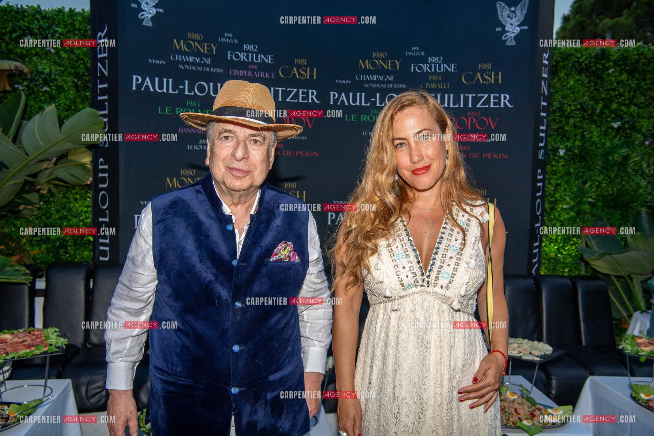 Paul-Loup Sulitzer fête ses 74 ans au VIP de St Tropez entouré de tous ses proches. Ici, avec l'actrice Myriam Charleins. ( Exclusif )