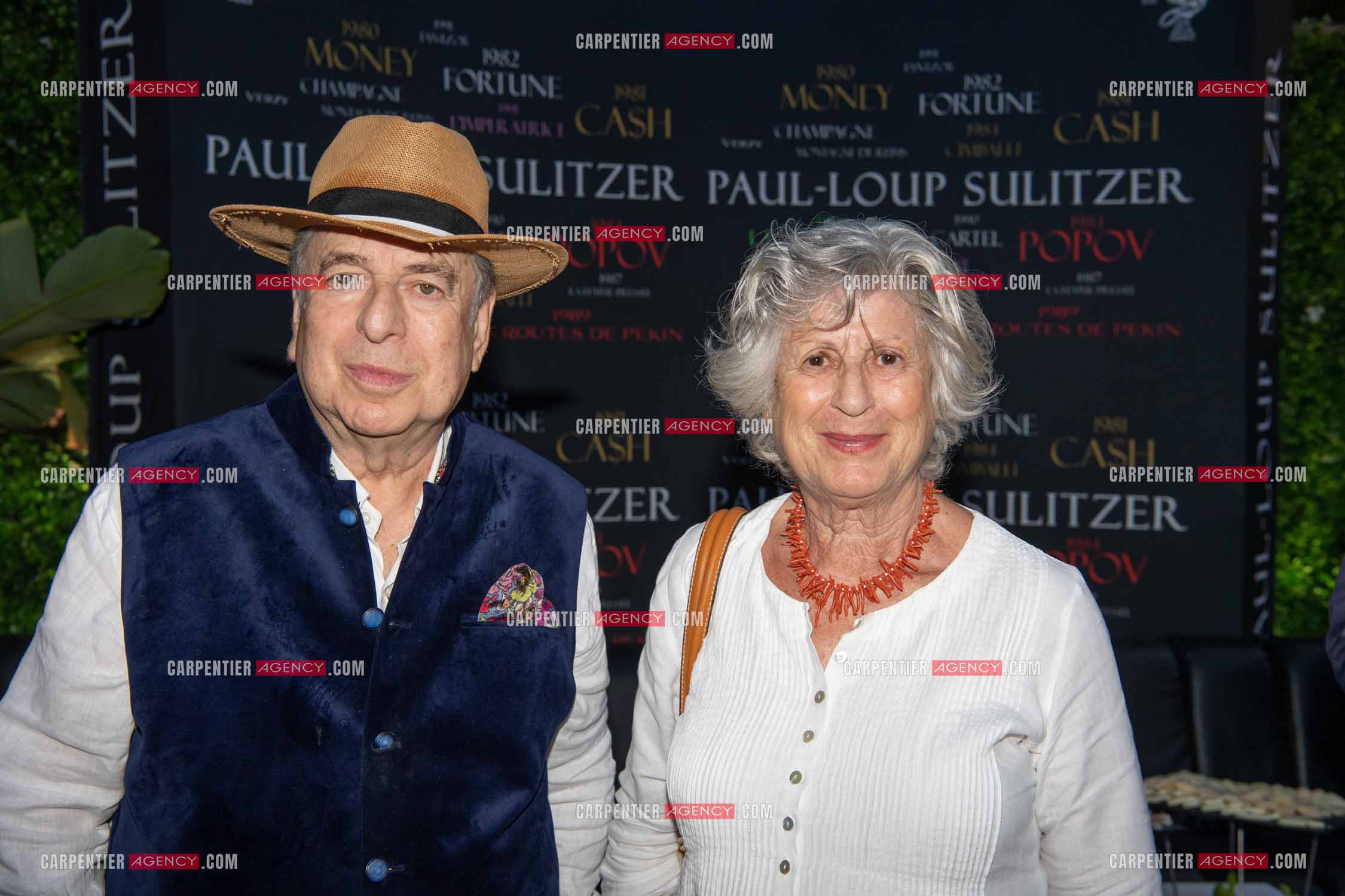 Paul-Loup Sulitzer fête ses 74 ans au VIP de St Tropez entouré de tous ses proches. Ici, avec sa soeur unique Dominique Sulitzer. ( Exclusif )