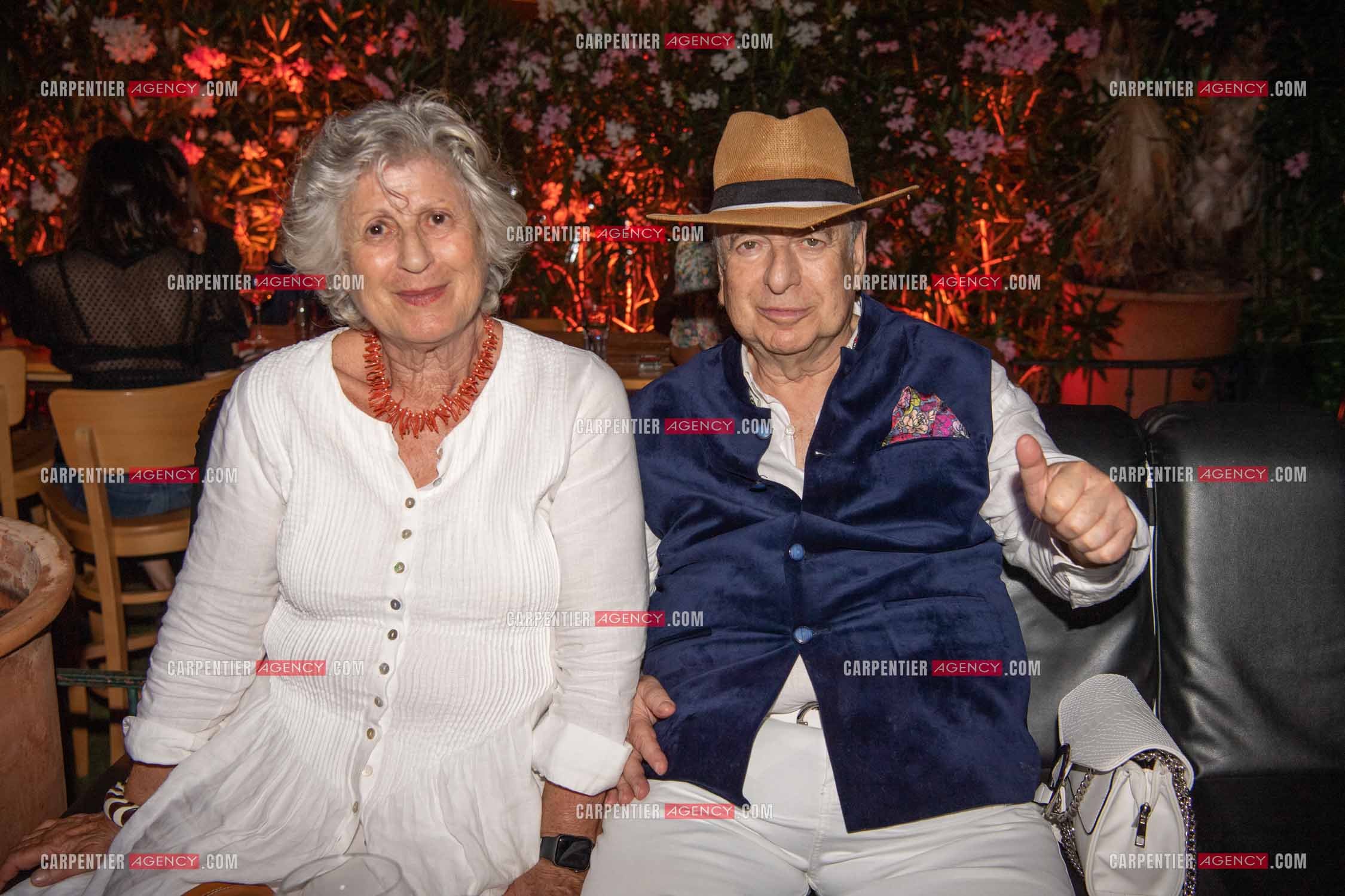 Paul-Loup Sulitzer fête ses 74 ans au VIP de St Tropez entouré de tous ses proches. Ici, avec sa soeur unique Dominique Sulitzer. ( Exclusif )