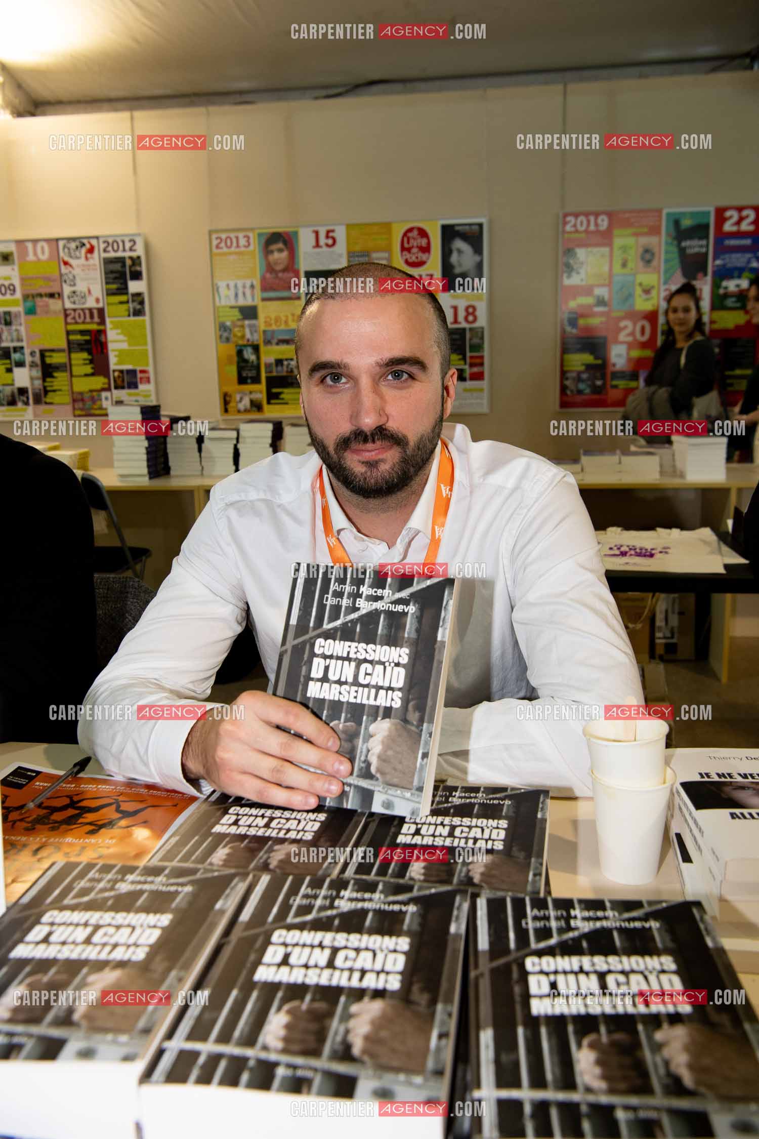 La fête du livre du Var les 17, 18 et 19 Novembre 2023 à Toulon. L'auteur Maître Daniel Barrionuevo  présente le livre des confessions de son client actuellement toujours en prison. “ CONFESSIONS D'UN CAÏD MARSEILLAIS “ aux éditions Max Milo.      ( Exclusif )