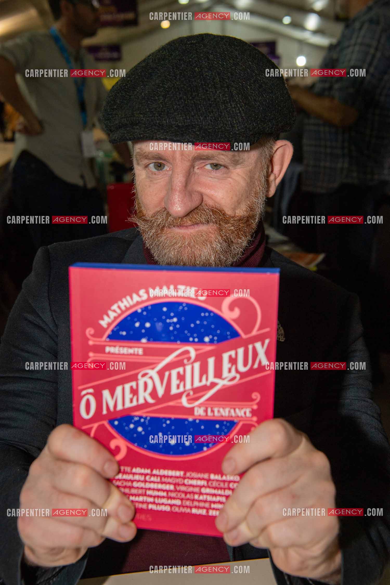 La fête du livre du Var les 17, 18 et 19 Novembre 2023 à Toulon. L'auteur Mathias Malzieu présente son livre “ L'EXTRAORDINARIUM “ aux éditions Le Livre de Poche.      ( Exclusif )