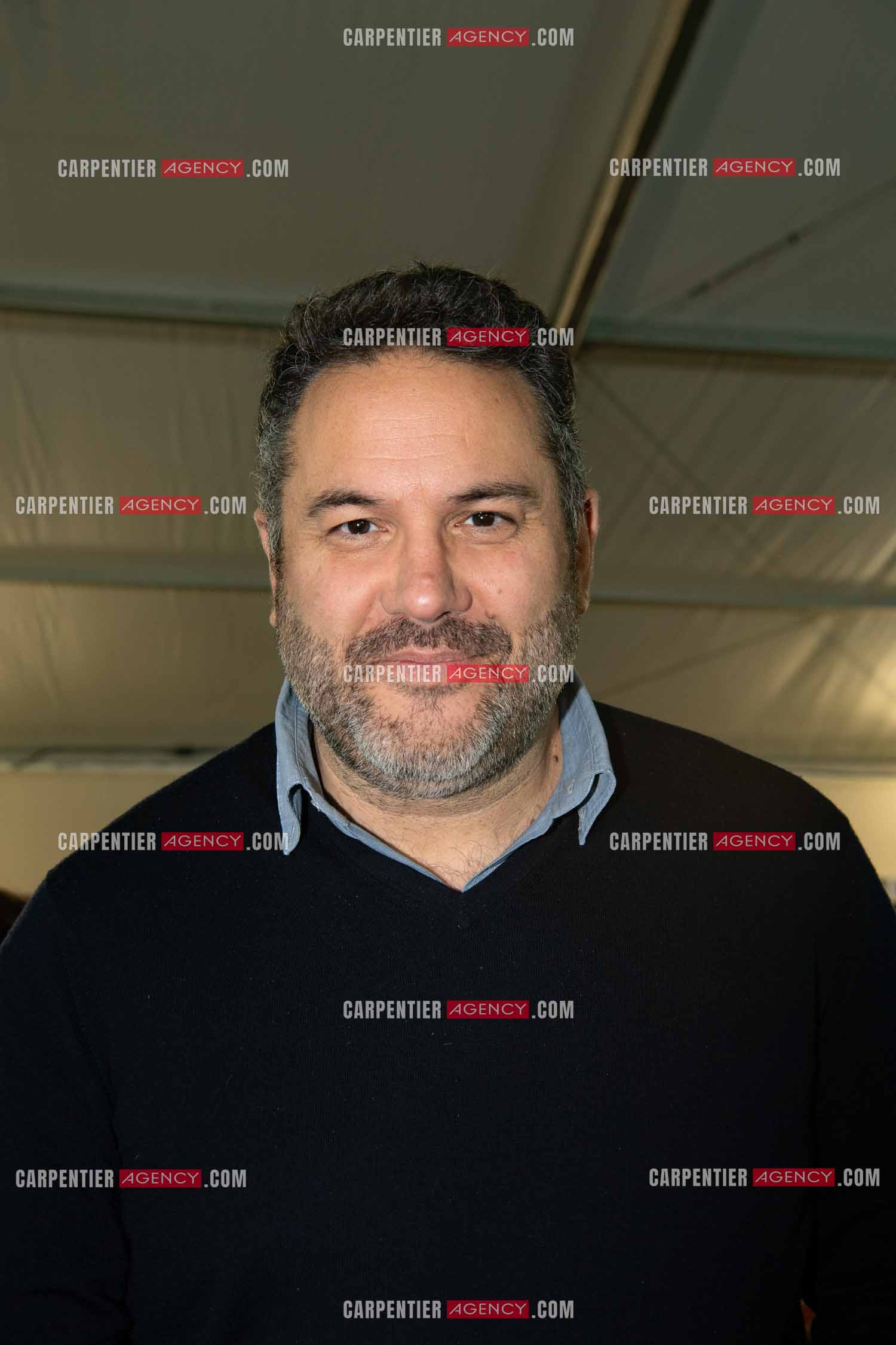 La fête du livre du Var les 17, 18 et 19 Novembre 2023 à Toulon. L'auteur Bruce Toussaint présente son livre “ HEUREUSEMENT, ELLE N'A PAS SOUFFERT “ aux éditions Stock.          ( Exclusif )