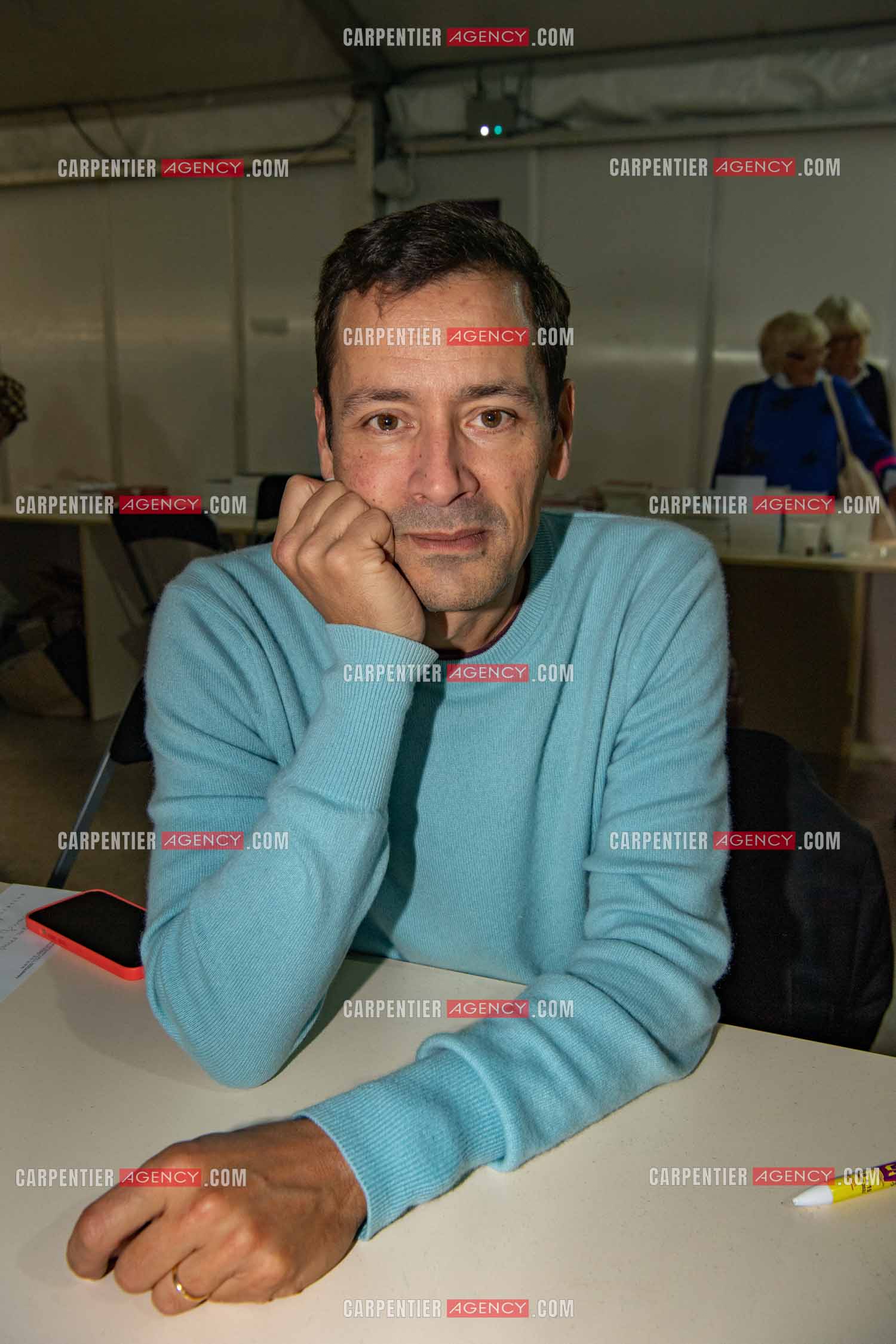 La fête du livre du Var les 17, 18 et 19 Novembre 2023 à Toulon. L'auteur Jean-Baptiste Andréa Prix Goncourt 2023 présente son livre “ VEILLER SUR ELLE “ aux éditions Stock.          ( Exclusif )