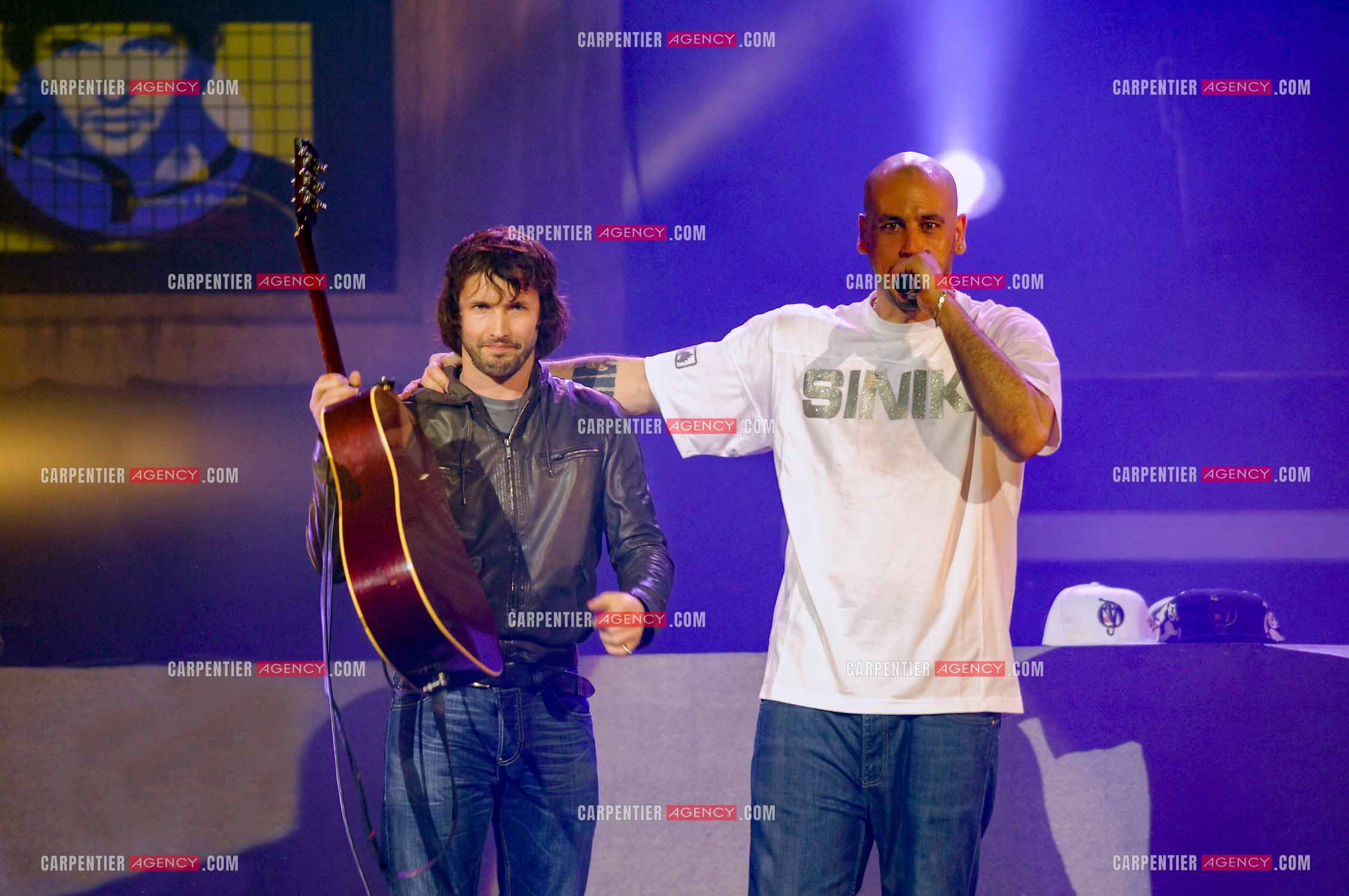 Le rappeur Sinik en concert au Zénith de Paris. Le rappeur Sinik et le chanteur anglais James Blunt  pour un duo.  ( Exclusif )