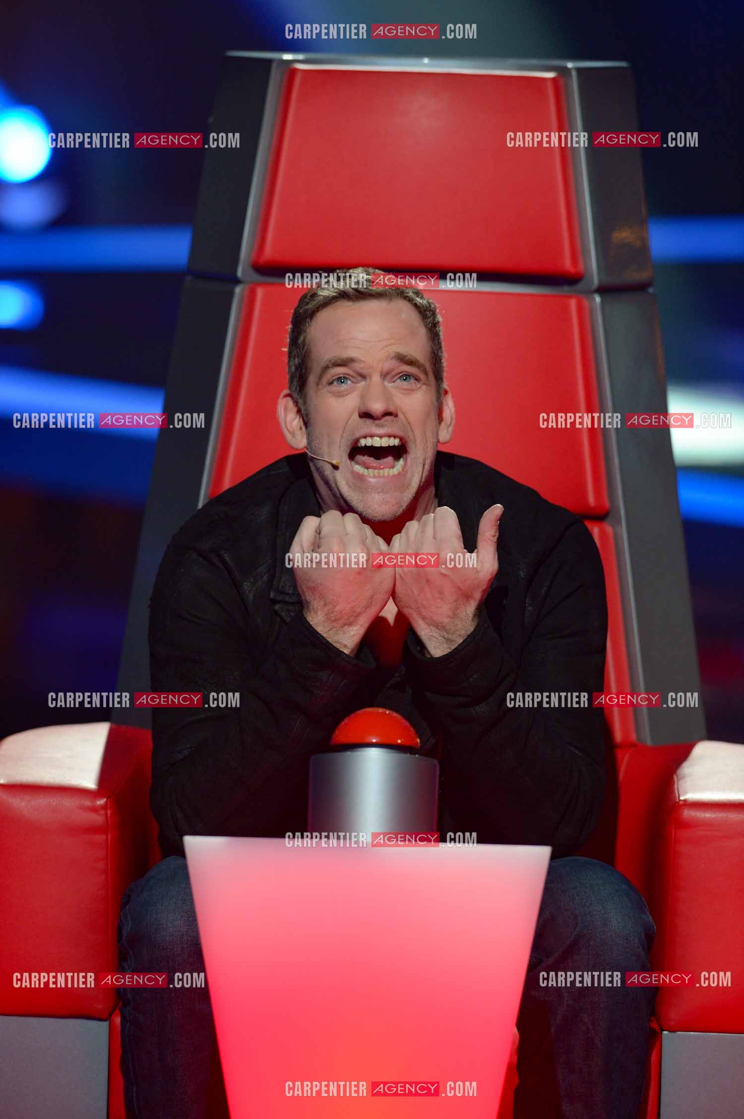 Le chanteur Garou coach dans l'émission The Voice saison 2.        ( Exclusif )