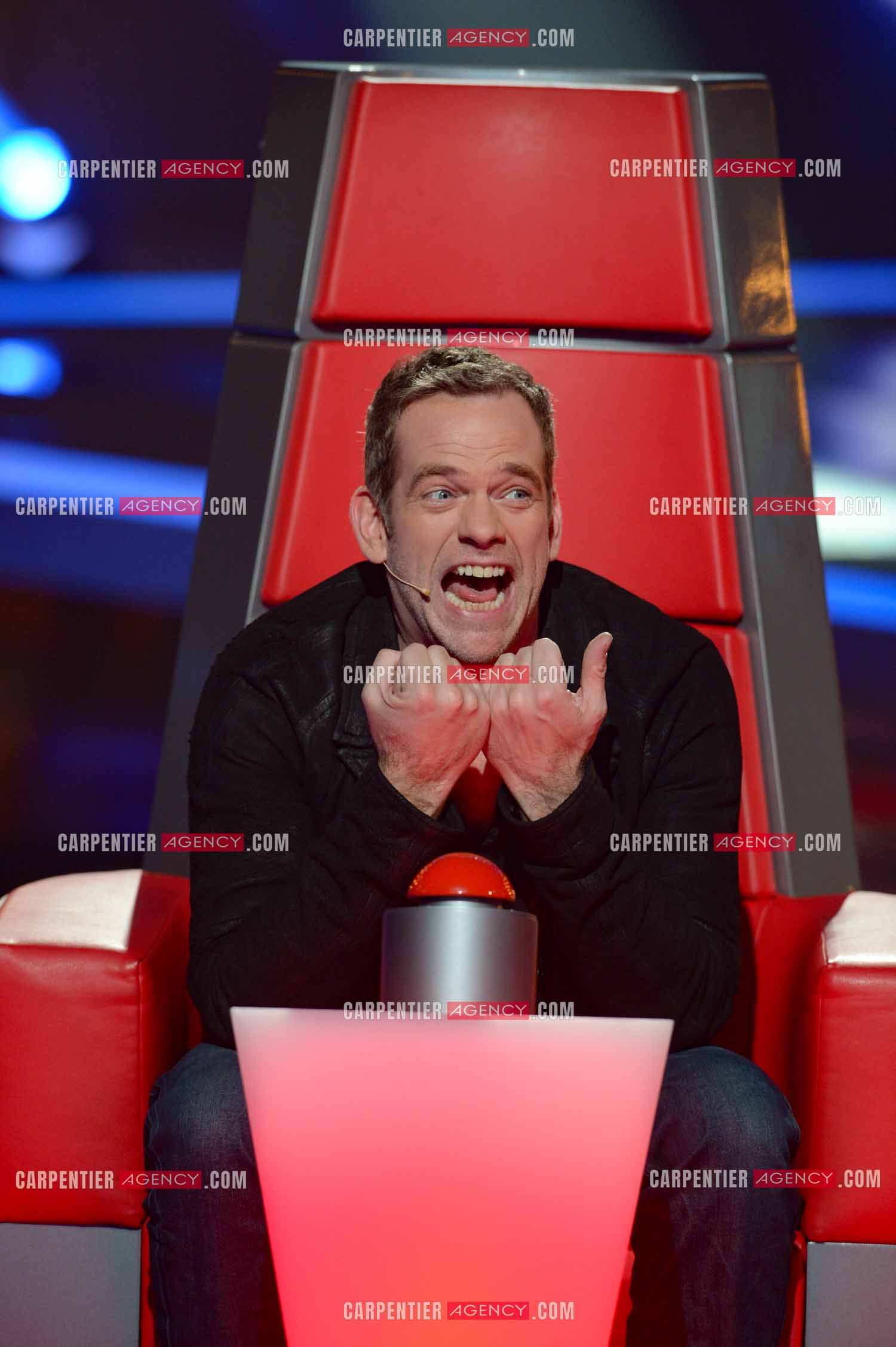 Le chanteur Garou coach dans l'émission The Voice saison 2.        ( Exclusif )