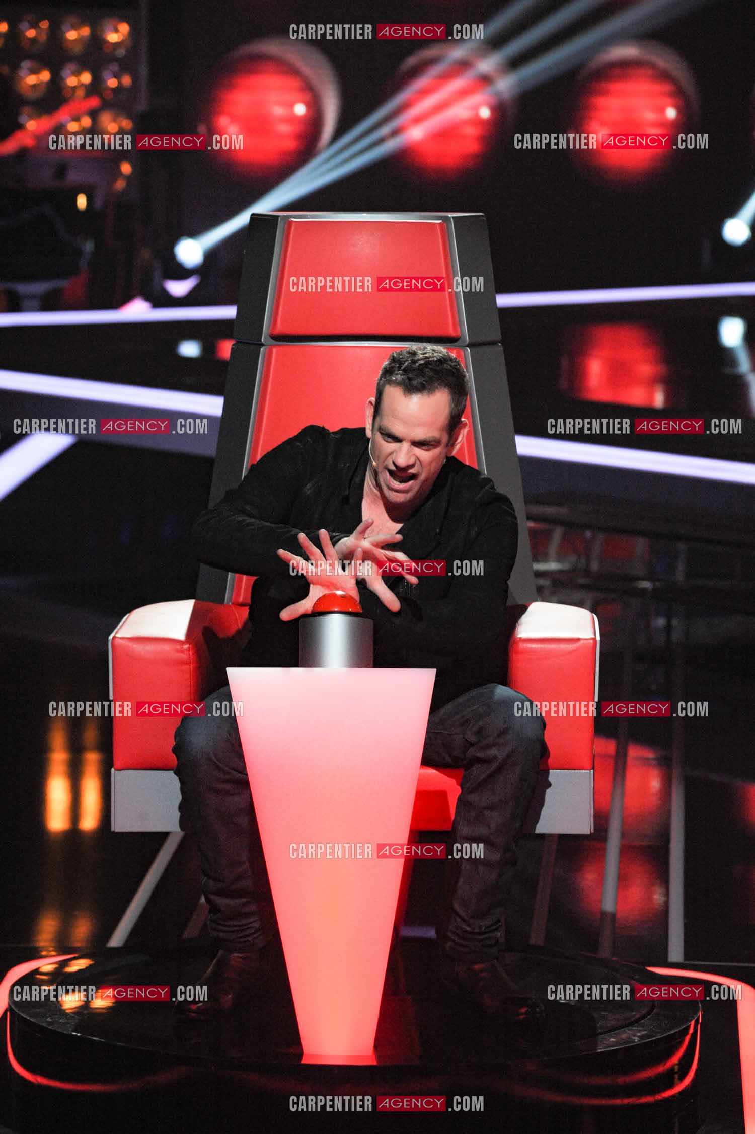 Le chanteur Garou coach dans l'émission The Voice saison 2.        ( Exclusif )