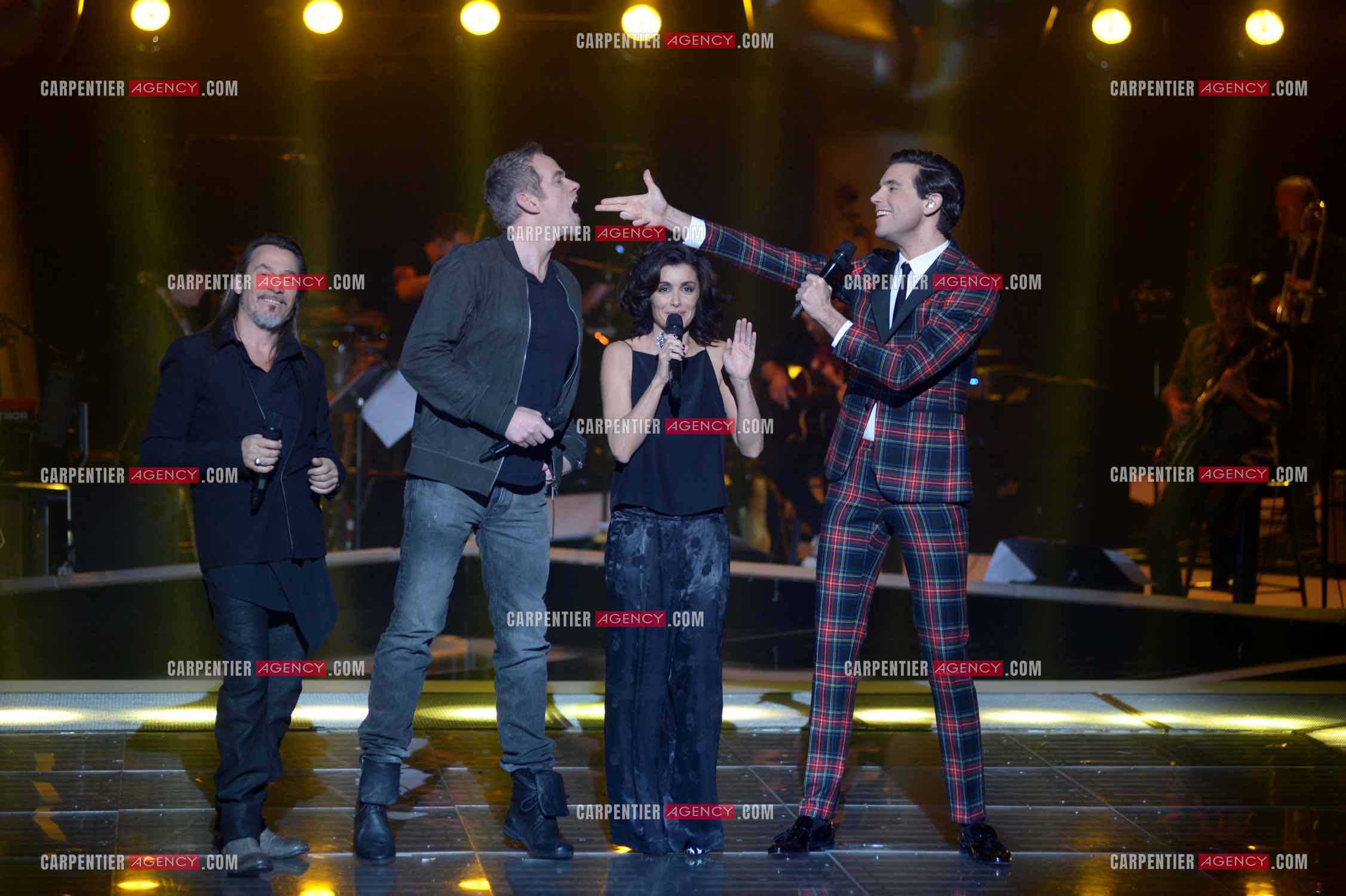 Les quatre coachs Florent Pagny, Garou, Jenifer et Mika sur le plateau de l'émission THE VOICE. ( Exclusif )