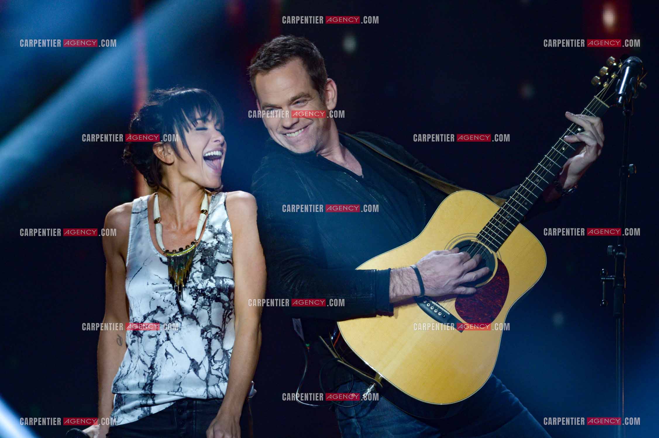 Les deux coachs Jenifer et Garou  sur le plateau de l'émission THE VOICE. ( Exclusif )
