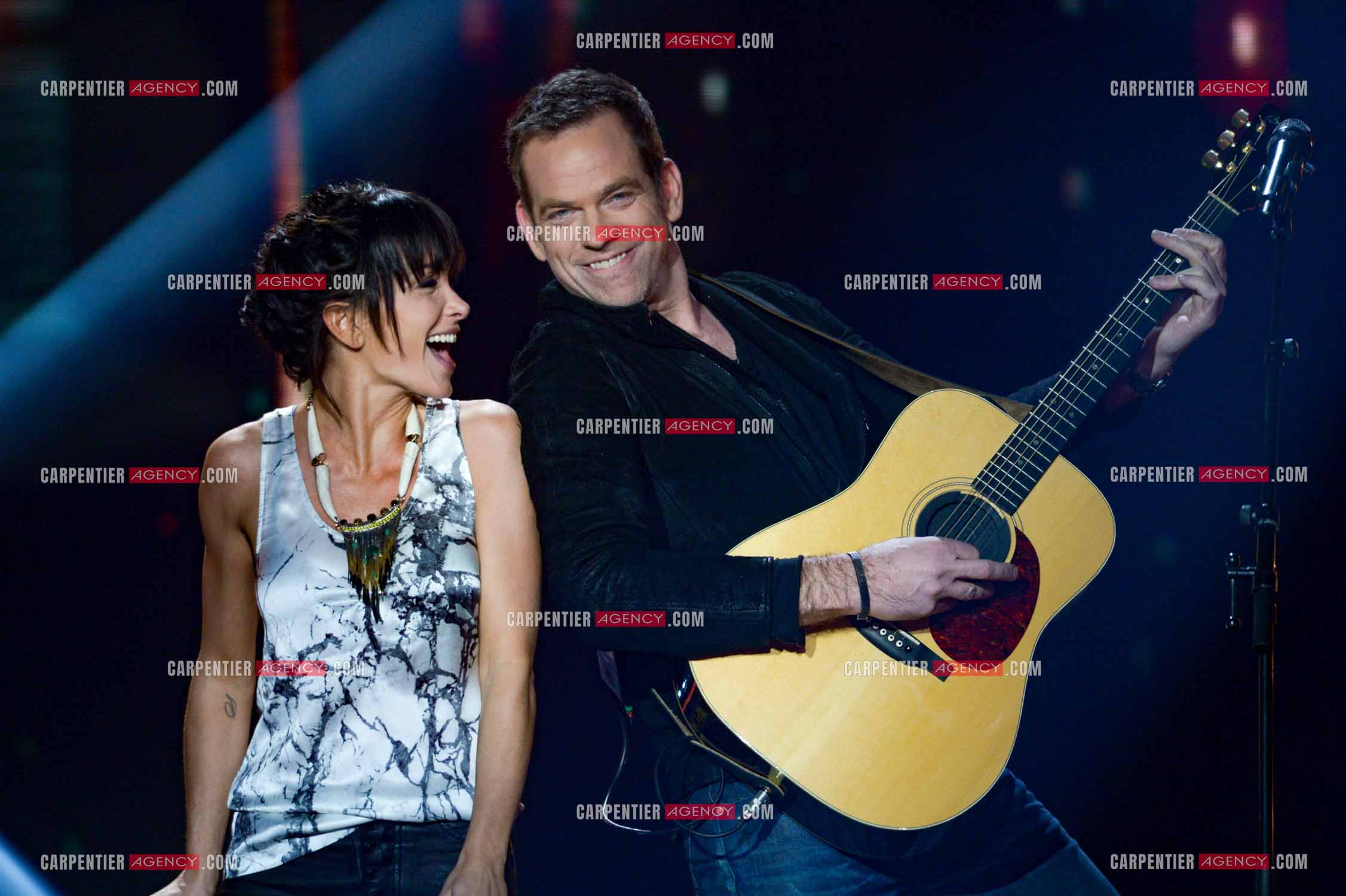 Les deux coachs Jenifer et Garou  sur le plateau de l'émission THE VOICE. ( Exclusif )
