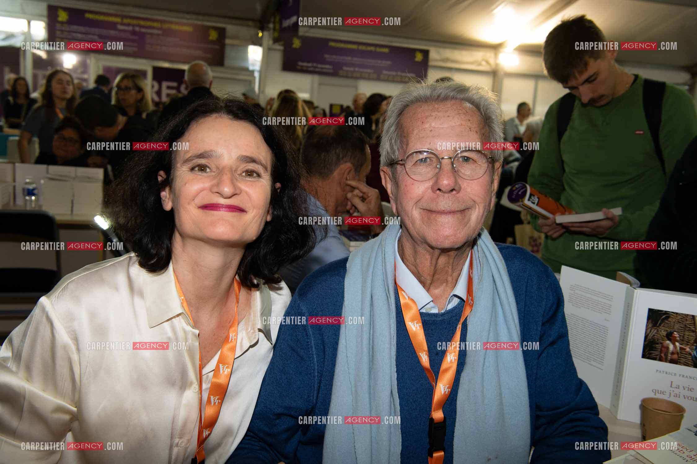La fête du livre du Var les 17, 18 et 19 Novembre 2023 à Toulon.Les auteurs Jean-Louis Debré et sa compagne Valérie Bochenek présentent leurs livres “ CES FEMMES QUI ONT RÉVEILLÉ LA FRANCE “ aux éditions Fayard et “ QUAND LES POLITIQUES NOUS FAISAIENT RIRE “ aux éditions Points.     ( Exclusif )