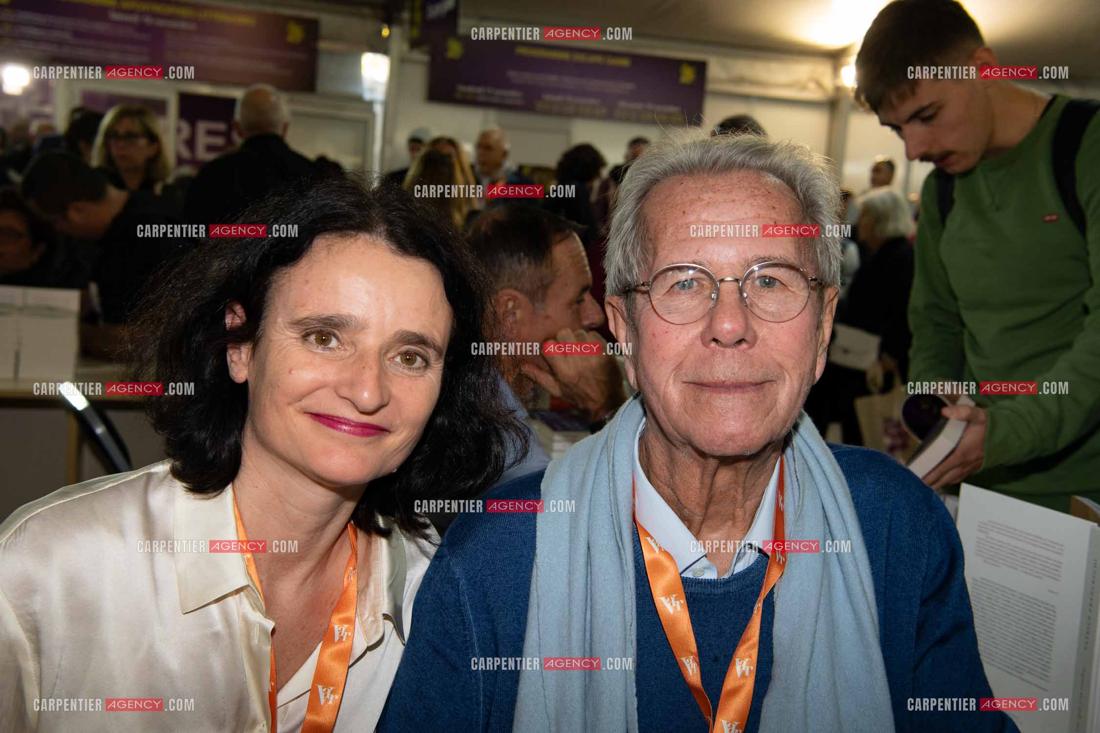 La fête du livre du Var les 17, 18 et 19 Novembre 2023 à Toulon.Les auteurs Jean-Louis Debré et sa compagne Valérie Bochenek présentent leurs livres “ CES FEMMES QUI ONT RÉVEILLÉ LA FRANCE “ aux éditions Fayard et “ QUAND LES POLITIQUES NOUS FAISAIENT RIRE “ aux éditions Points.     ( Exclusif )