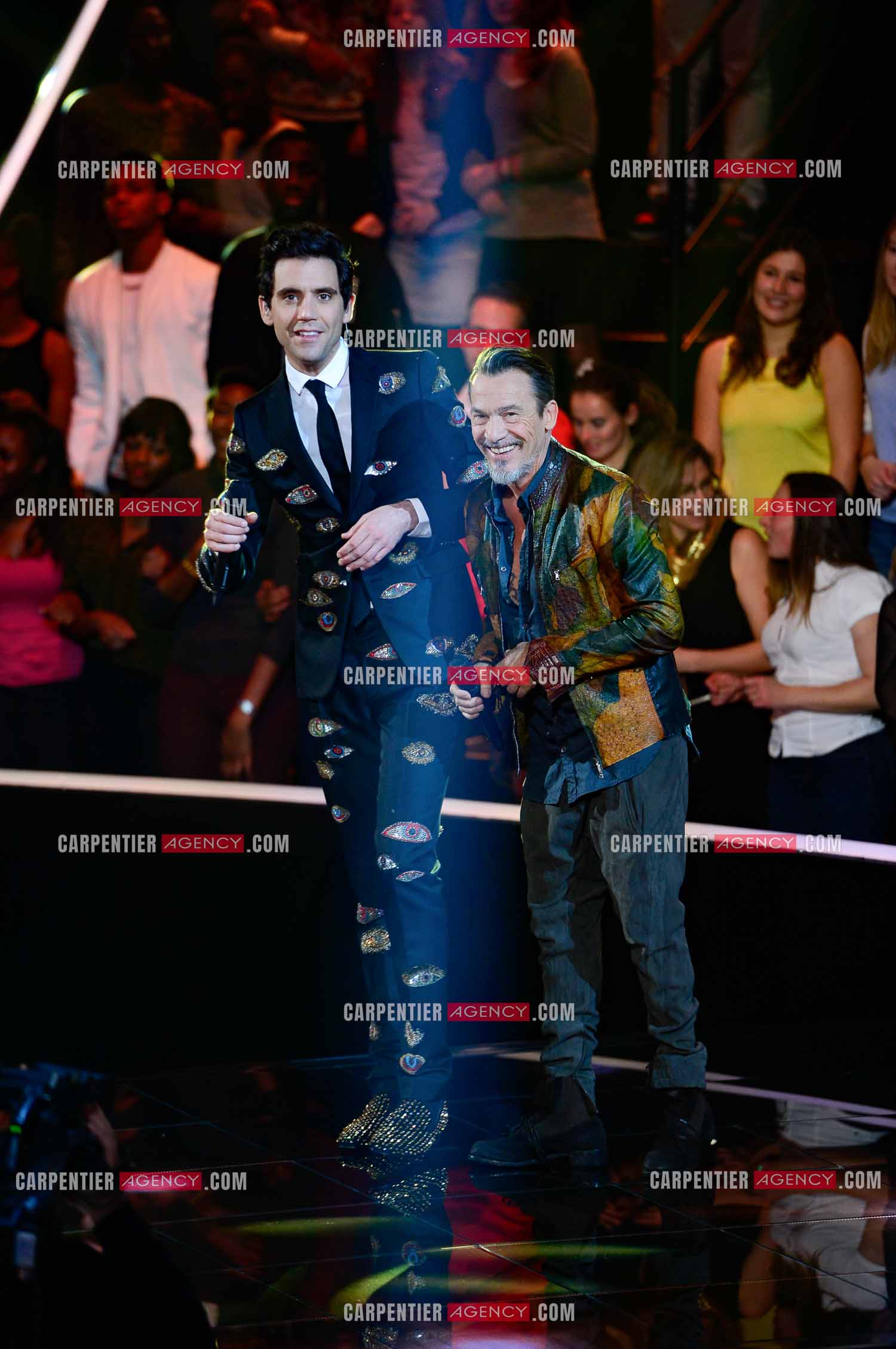 Saison 5 de l'émission The Voice en 2016.  Les deux  coachs Mika et Florent Pagny.          ( Exclusif )