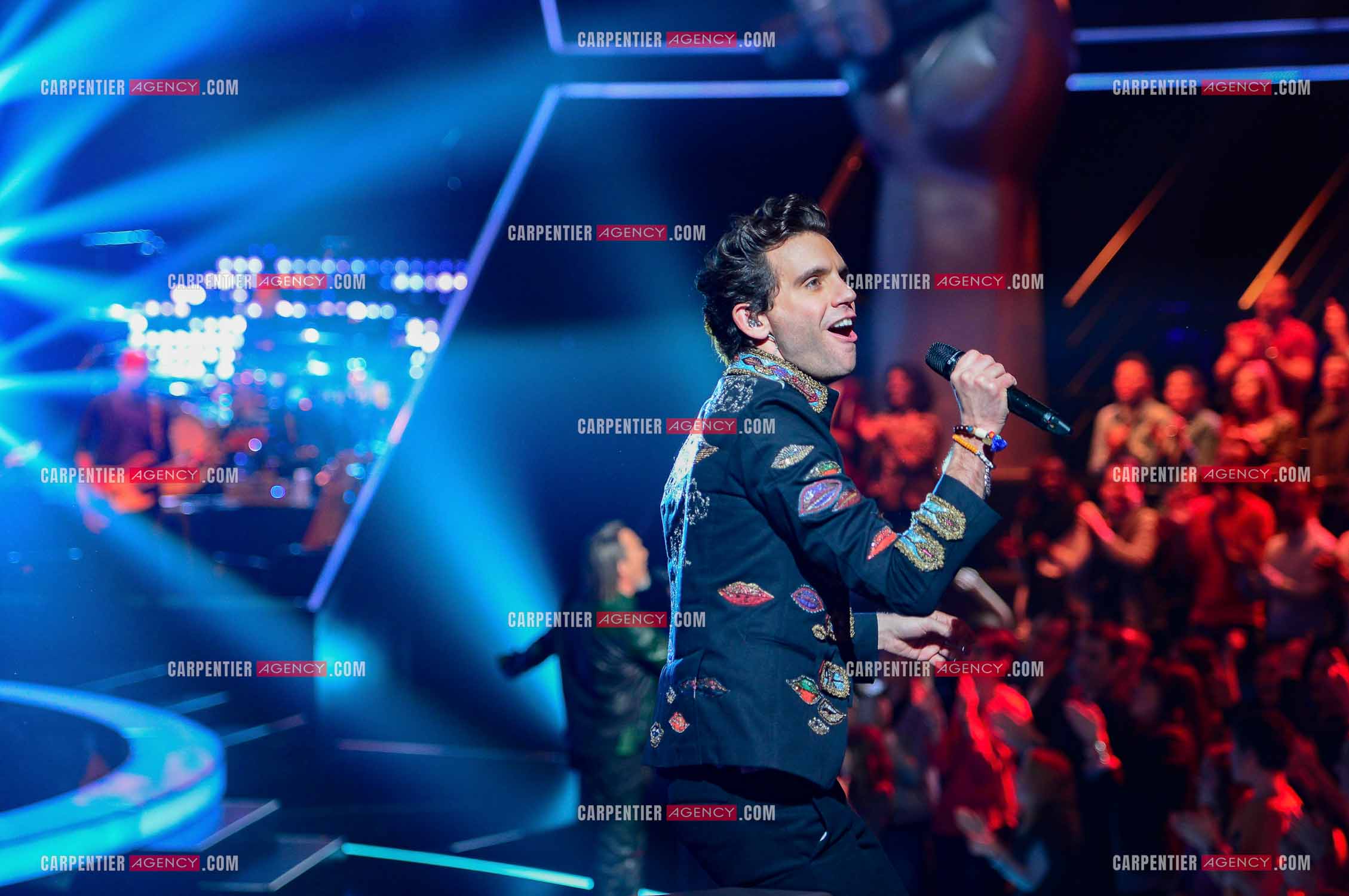 Saison 5 de l'émission The Voice en 2016.  Le coach Mika.          ( Exclusif )