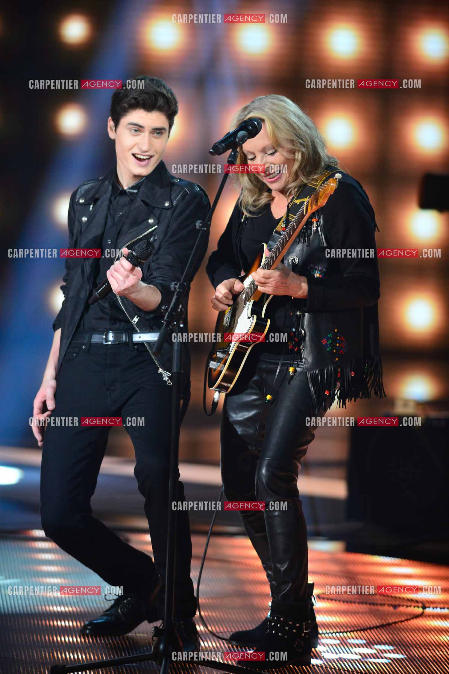 Saison 4 de l'émission The Voice en 2015. Duo entre le finaliste David Thibault et Véronique Sanson.         ( Exclusif )