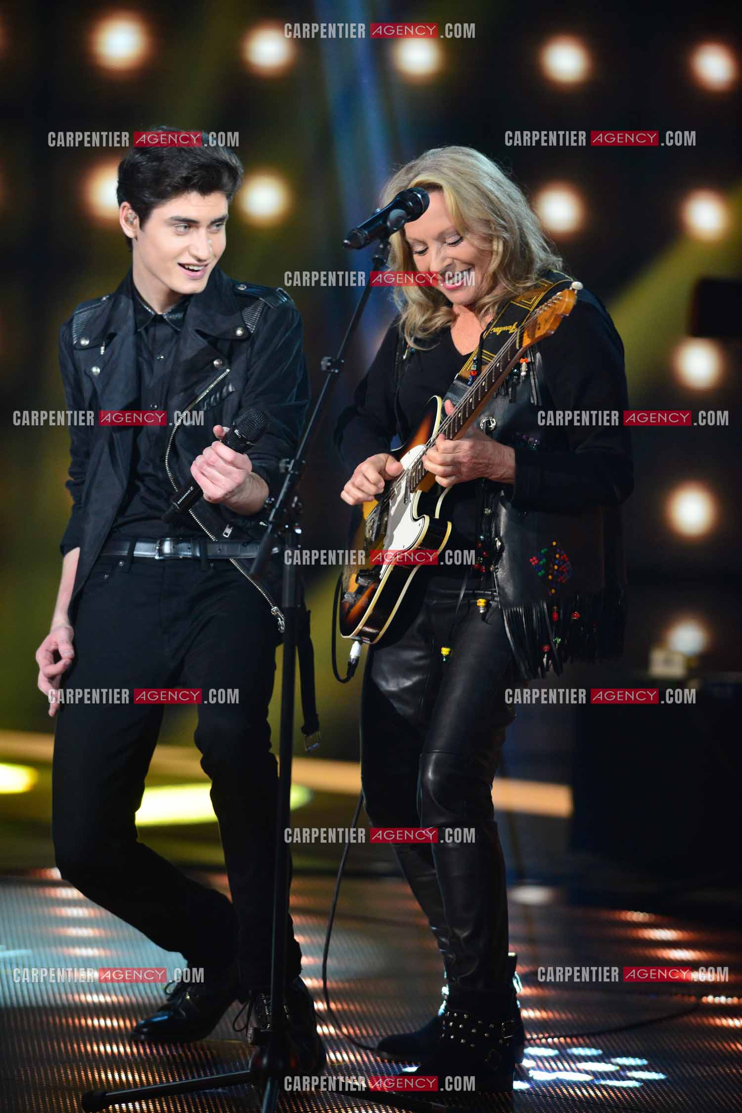 Saison 4 de l'émission The Voice en 2015. Duo entre le finaliste David Thibault et Véronique Sanson.         ( Exclusif )