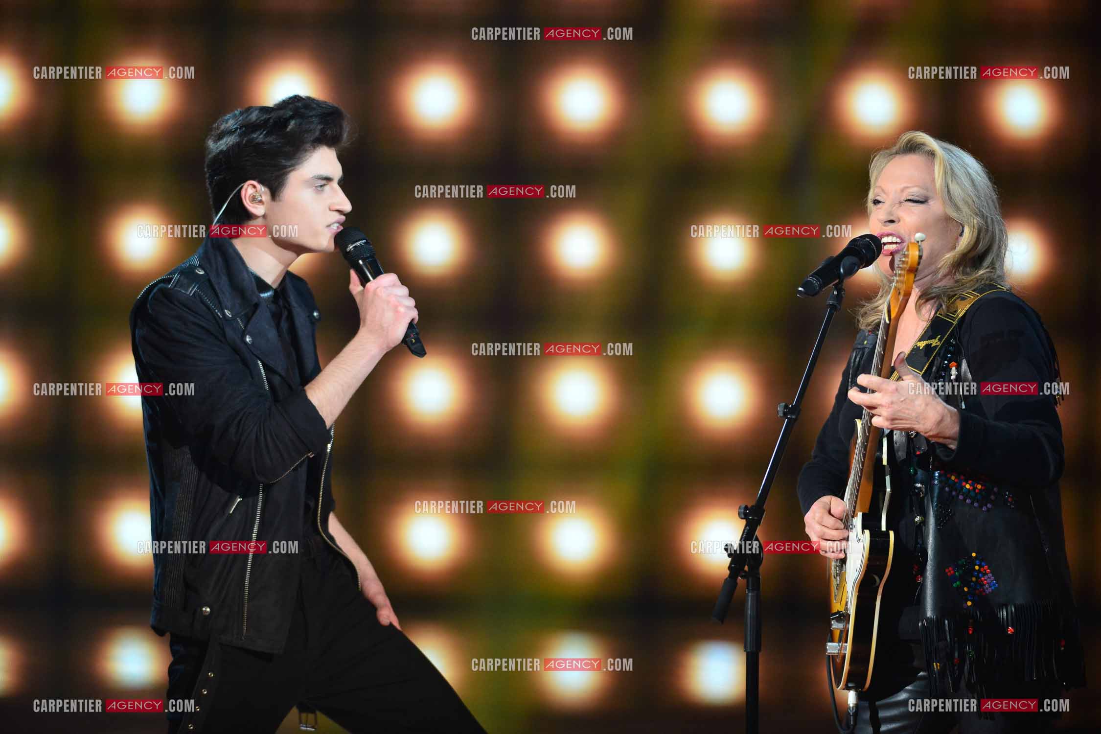 Saison 4 de l'émission The Voice en 2015. Duo entre le finaliste David Thibault et Véronique Sanson.         ( Exclusif )