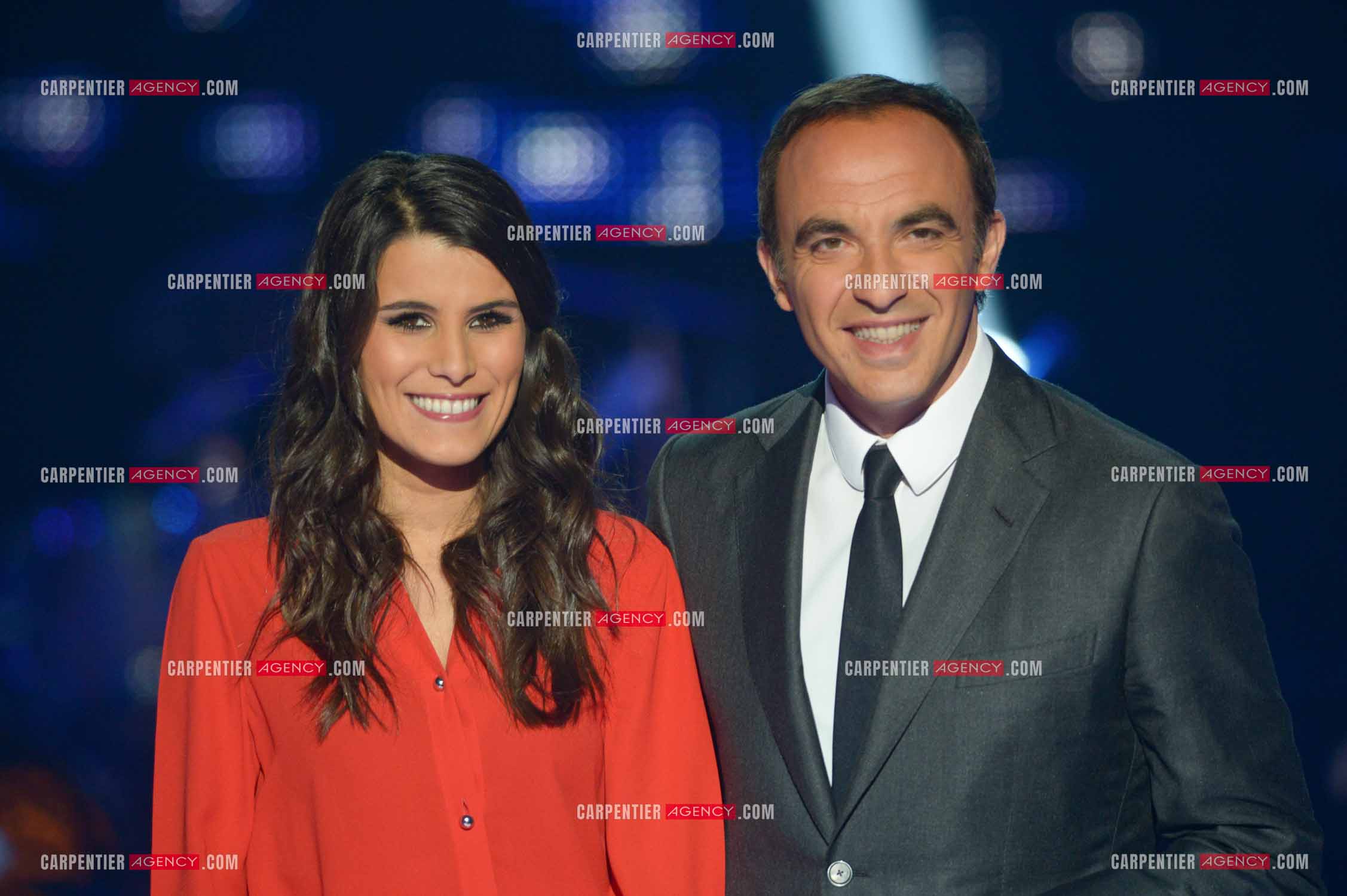Saison 3 de l'émission The Voice. L'animateur de l'émission, Nikos Aliagas et sa partenaire Karine Ferri.          ( Exclusif )