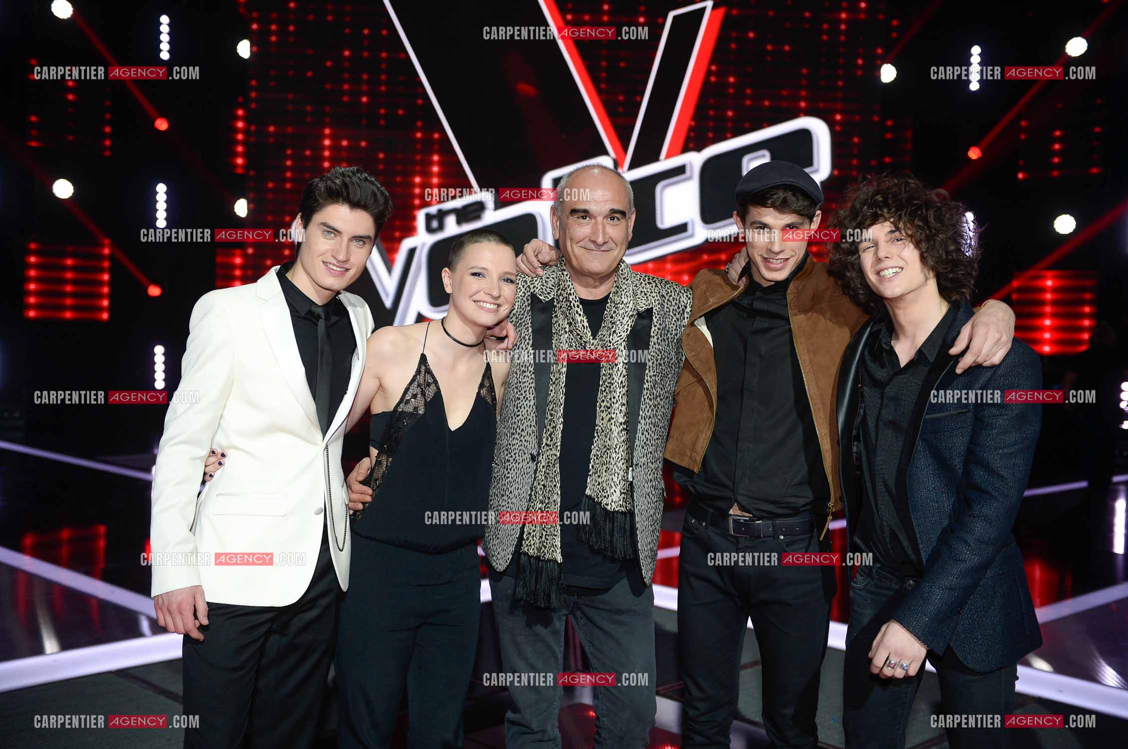 Saison 4 de l'émission The Voice en 2015. Pascal Nègre dirigeant de la maison de disques UNIVERSAL entouré des quatres finalistes de cette saison, David Thibault, Anne Sila, Lilian Renaud et Côme.         ( Exclusif )
