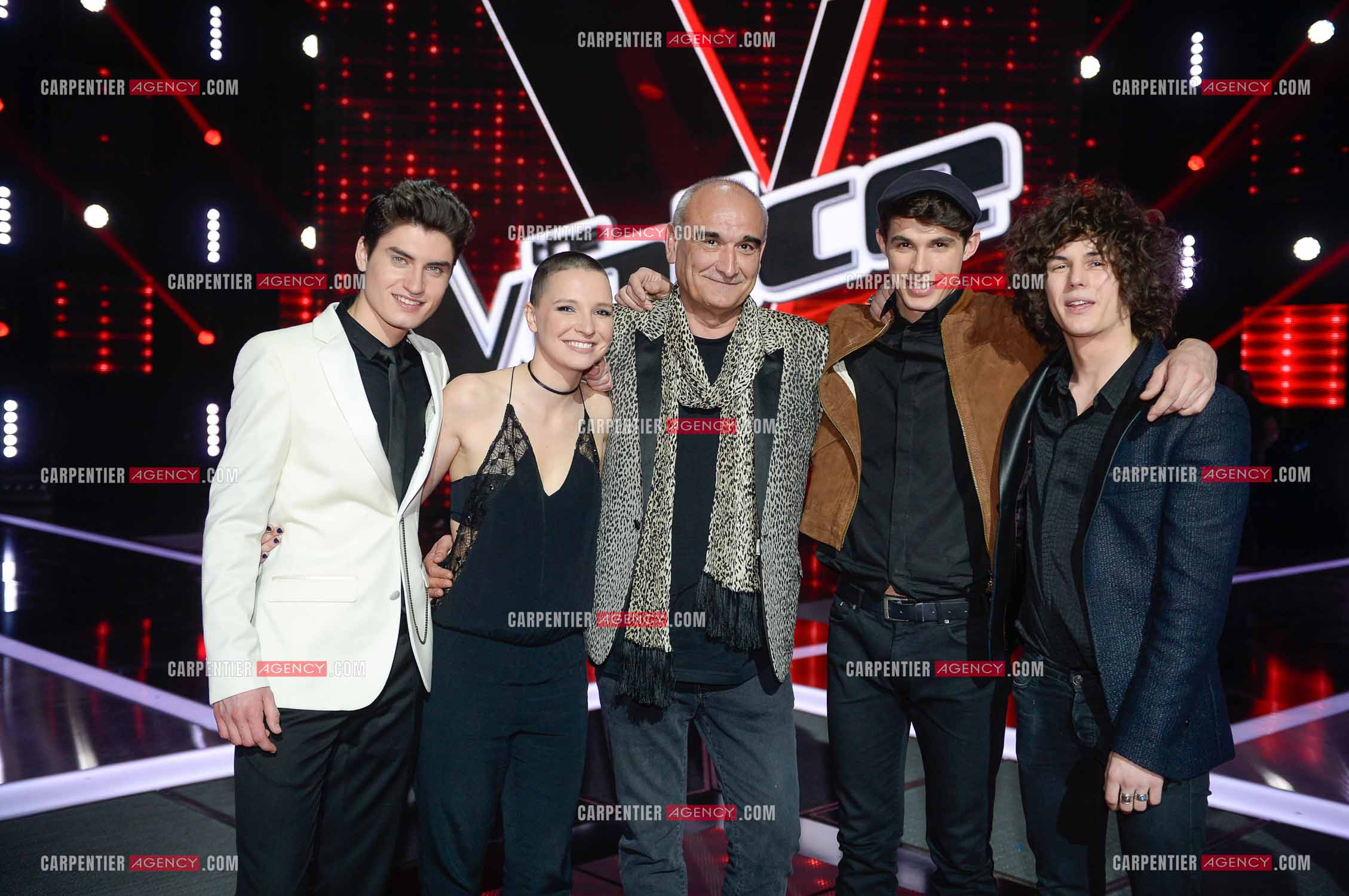 Saison 4 de l'émission The Voice en 2015. Pascal Nègre dirigeant de la maison de disques UNIVERSAL entouré des quatres finalistes de cette saison, David Thibault, Anne Sila, Lilian Renaud et Côme.         ( Exclusif )