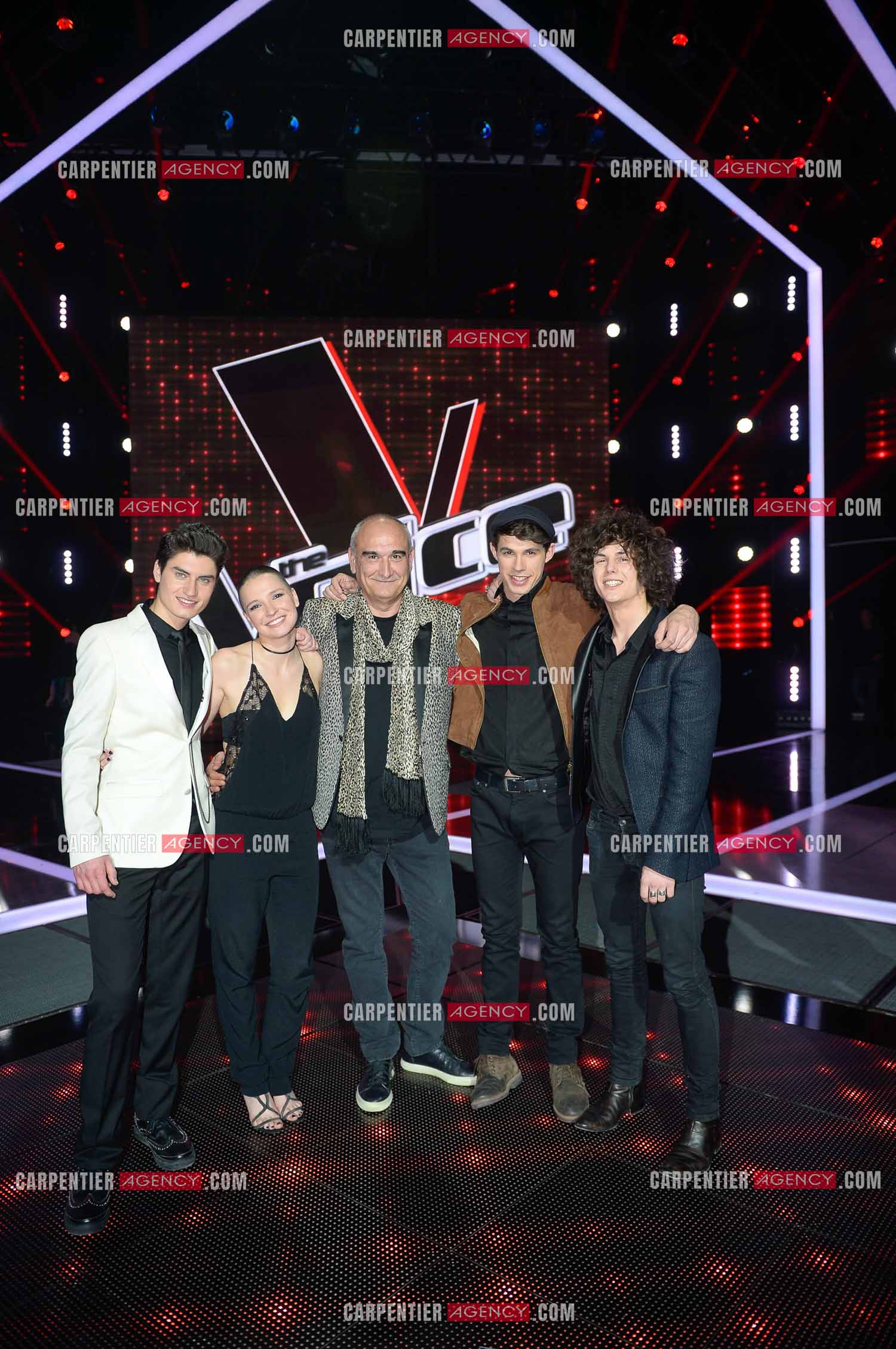 Saison 4 de l'émission The Voice en 2015. Pascal Nègre dirigeant de la maison de disques UNIVERSAL entouré des quatres finalistes de cette saison, David Thibault, Anne Sila, Lilian Renaud et Côme.         ( Exclusif )