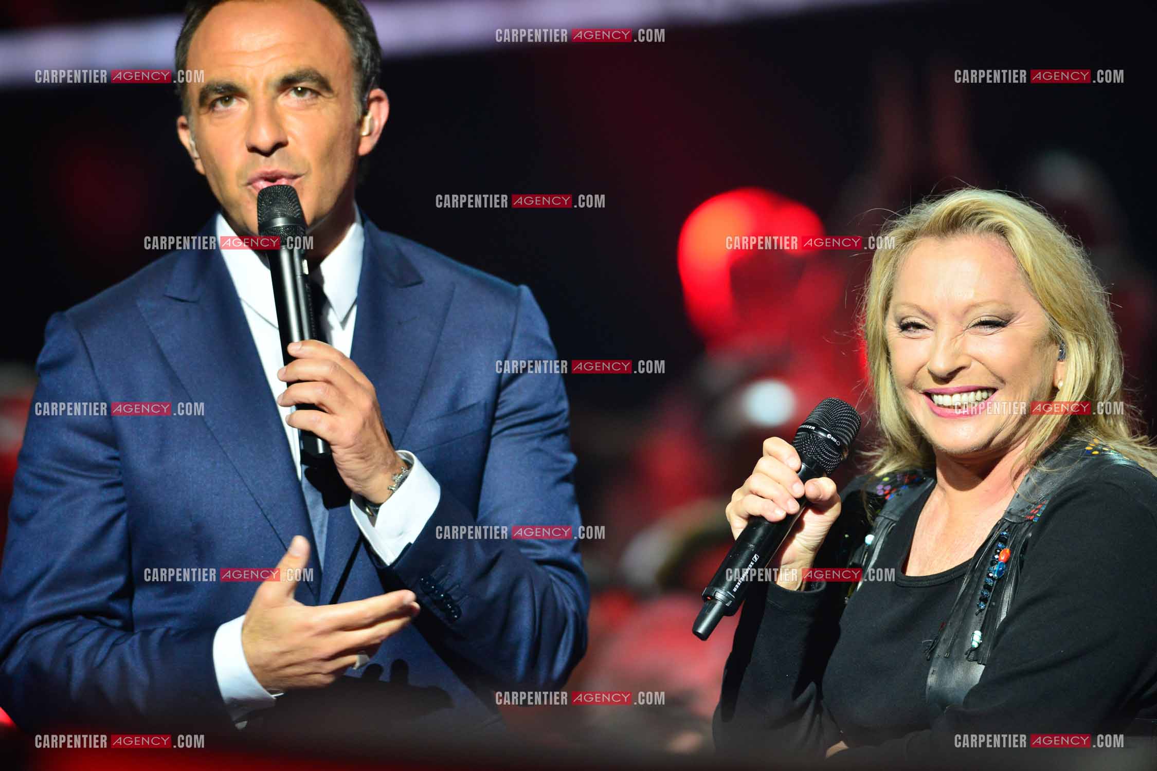 L'animateur Nikos Aliagas et la chanteuse Véronique Sanson invitée de l'émission The Voice.     ( Exclusif )