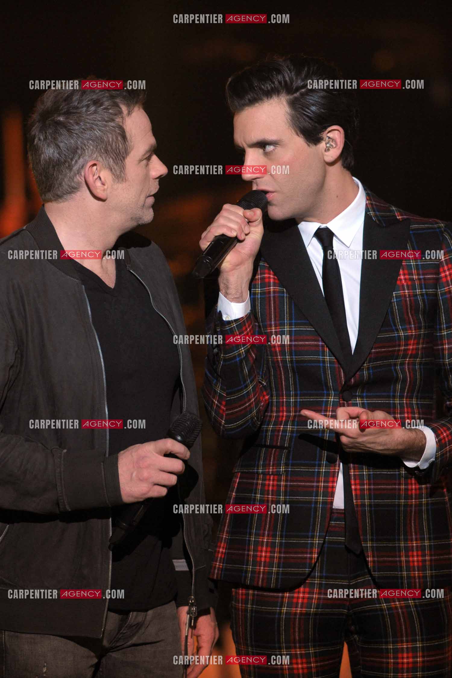 Saison 3 de l'émission The Voice. Les 2 coachs Garou et Mika.           ( Exclusif )