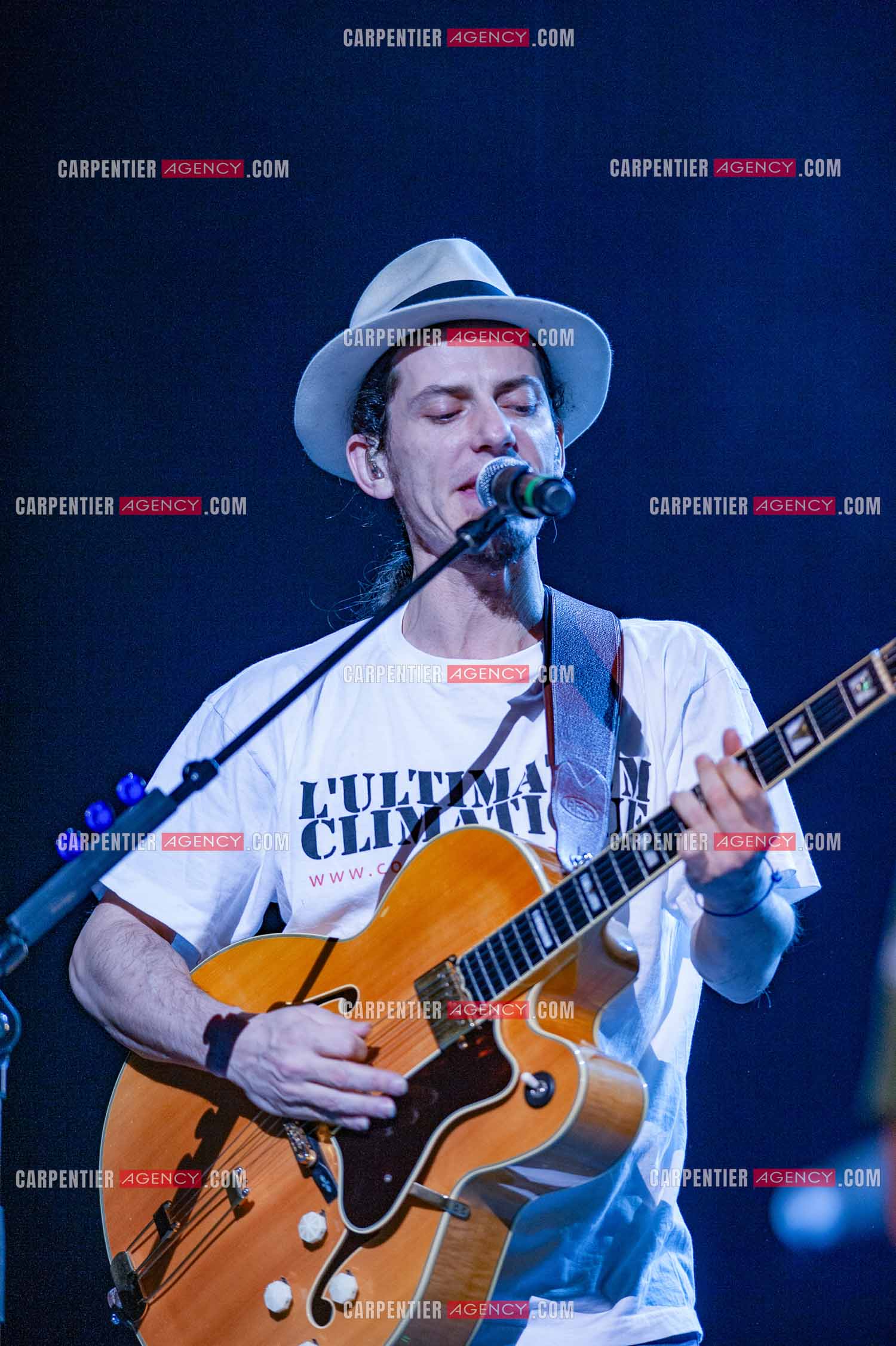 Grand concert au Zénith de Paris “ ULTIMATUM PLANETE ZÉNITH “ le 22 Nov 2009. Le groupe Tryo composé de:                                Cyril Célestin dit Guizmo,Christophe Mali, Daniel Bravo dit Danielito, Emmanuel Eveno dit Manu                        ( Exclusif )