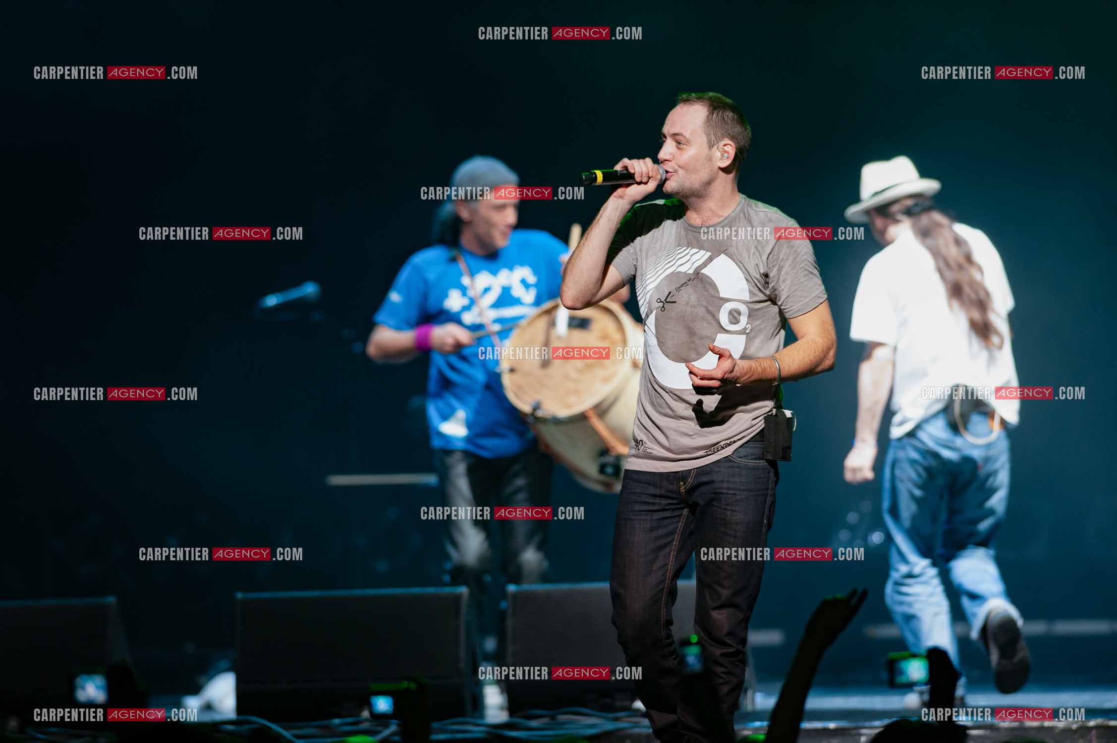 Grand concert au Zénith de Paris “ ULTIMATUM PLANETE ZÉNITH “ le 22 Nov 2009. Le groupe Tryo composé de:                                Cyril Célestin dit Guizmo,Christophe Mali, Daniel Bravo dit Danielito, Emmanuel Eveno dit Manu                        ( Exclusif )