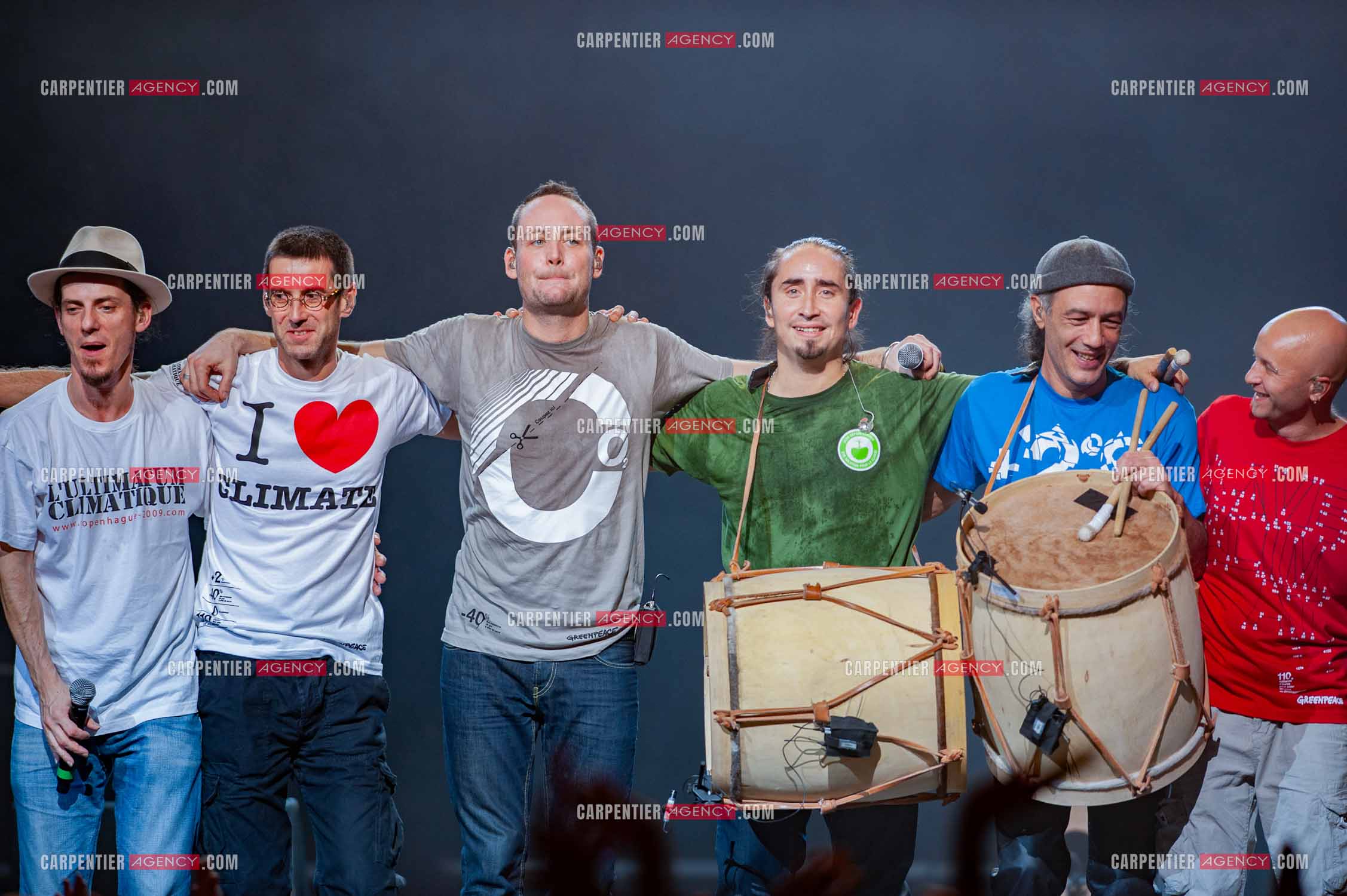 Grand concert au Zénith de Paris “ ULTIMATUM PLANETE ZÉNITH “ le 22 Nov 2009. Le groupe Tryo composé de:                                Cyril Célestin dit Guizmo,Christophe Mali, Daniel Bravo dit Danielito, Emmanuel Eveno dit Manu                        ( Exclusif )