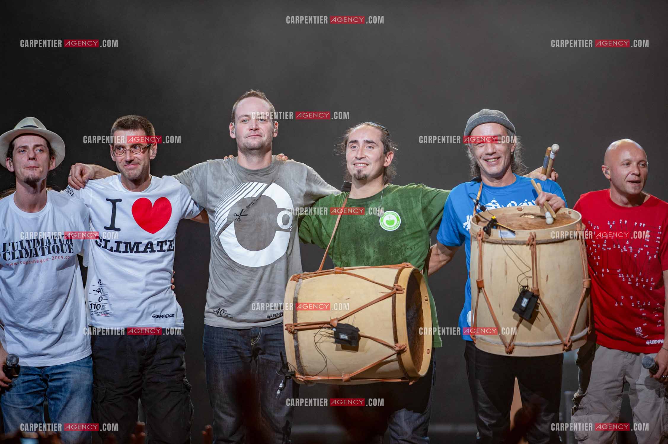 Grand concert au Zénith de Paris “ ULTIMATUM PLANETE ZÉNITH “ le 22 Nov 2009. Le groupe Tryo composé de:                                Cyril Célestin dit Guizmo,Christophe Mali, Daniel Bravo dit Danielito, Emmanuel Eveno dit Manu                        ( Exclusif )