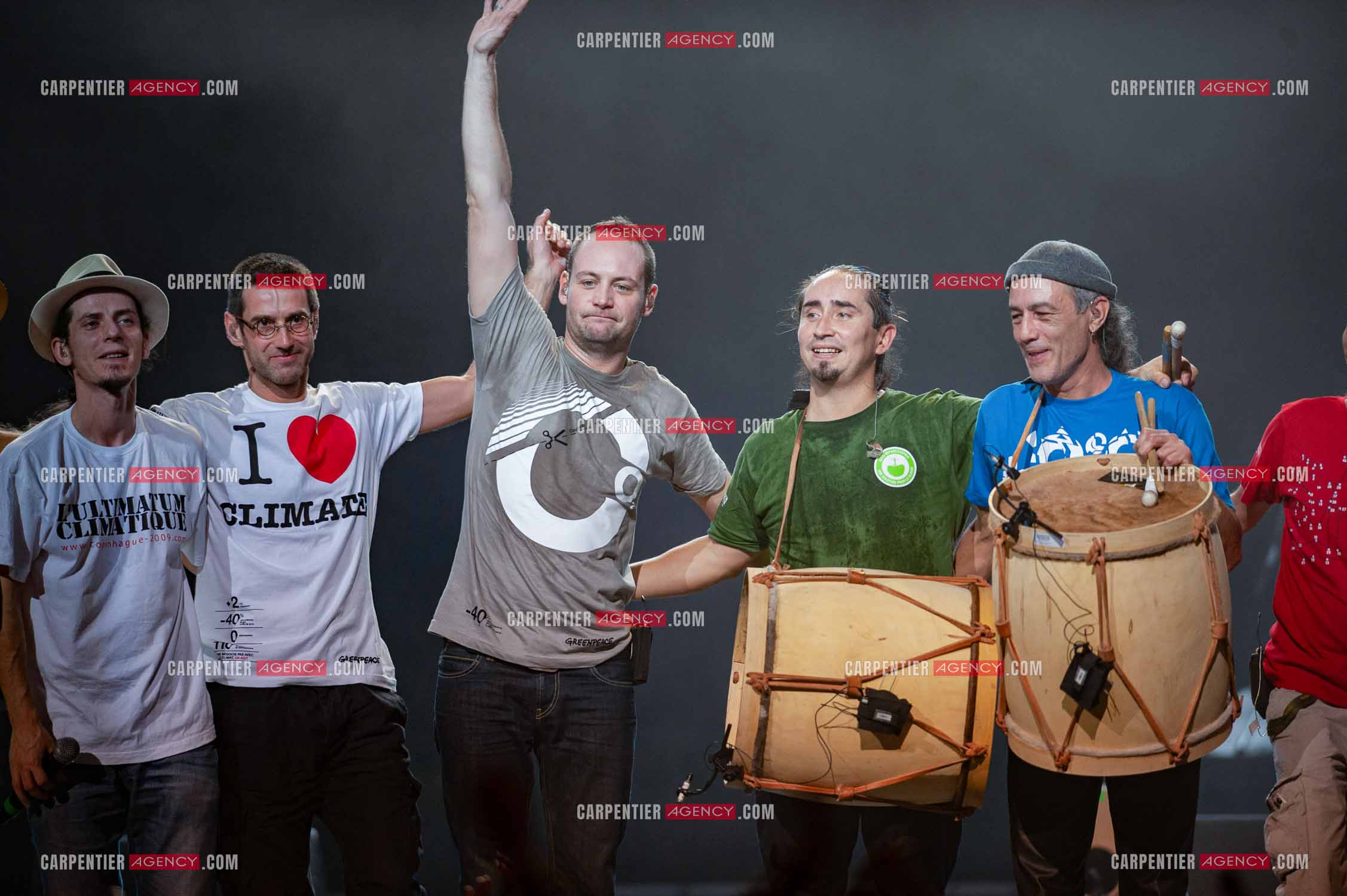 Grand concert au Zénith de Paris “ ULTIMATUM PLANETE ZÉNITH “ le 22 Nov 2009. Le groupe Tryo composé de:                                Cyril Célestin dit Guizmo,Christophe Mali, Daniel Bravo dit Danielito, Emmanuel Eveno dit Manu                        ( Exclusif )