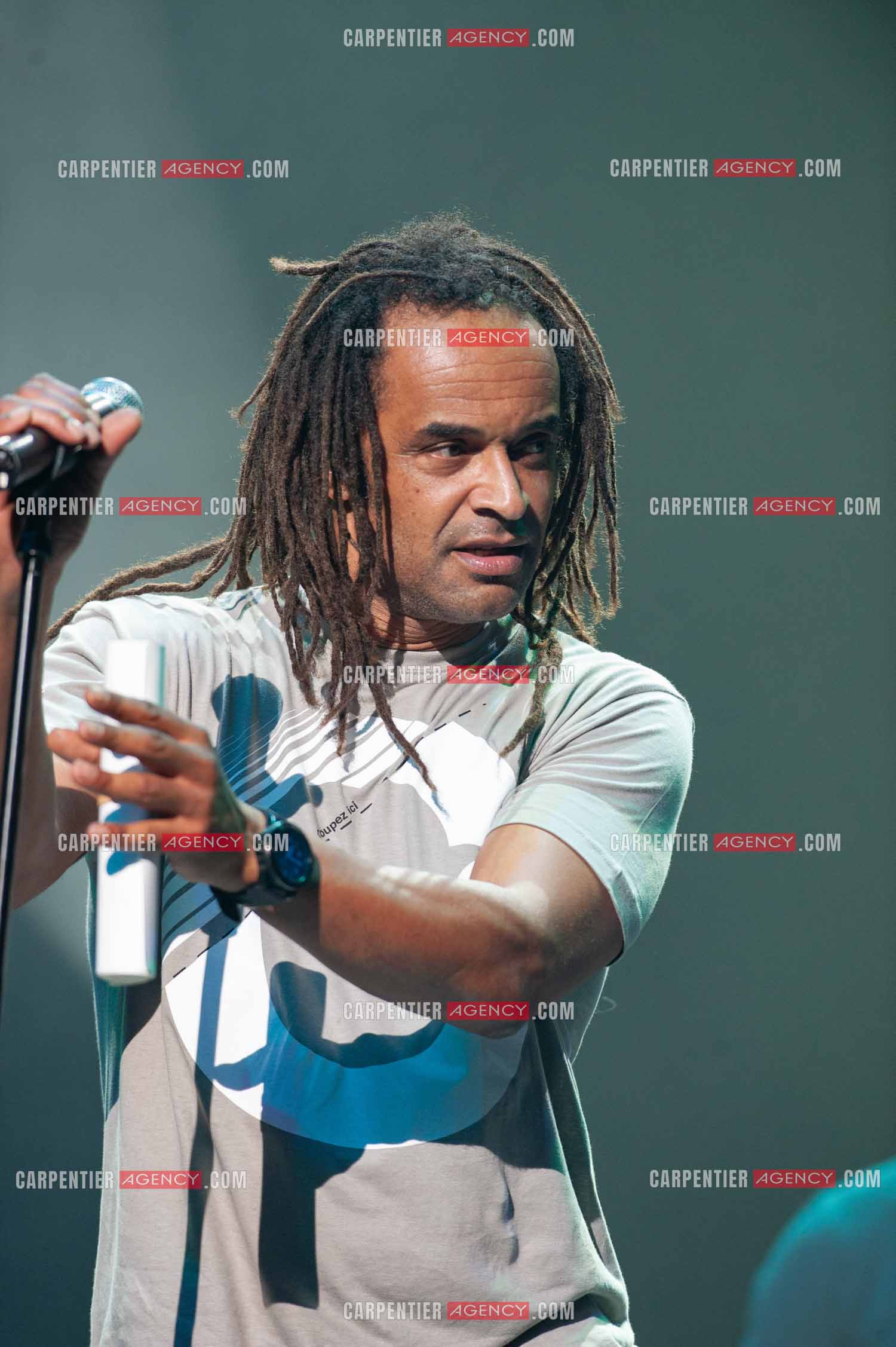 Grand concert au Zénith de Paris “ ULTIMATUM PLANETE ZÉNITH “ le 22 Nov 2009. Le chanteur Yannick Noah.                                    ( Exclusif )