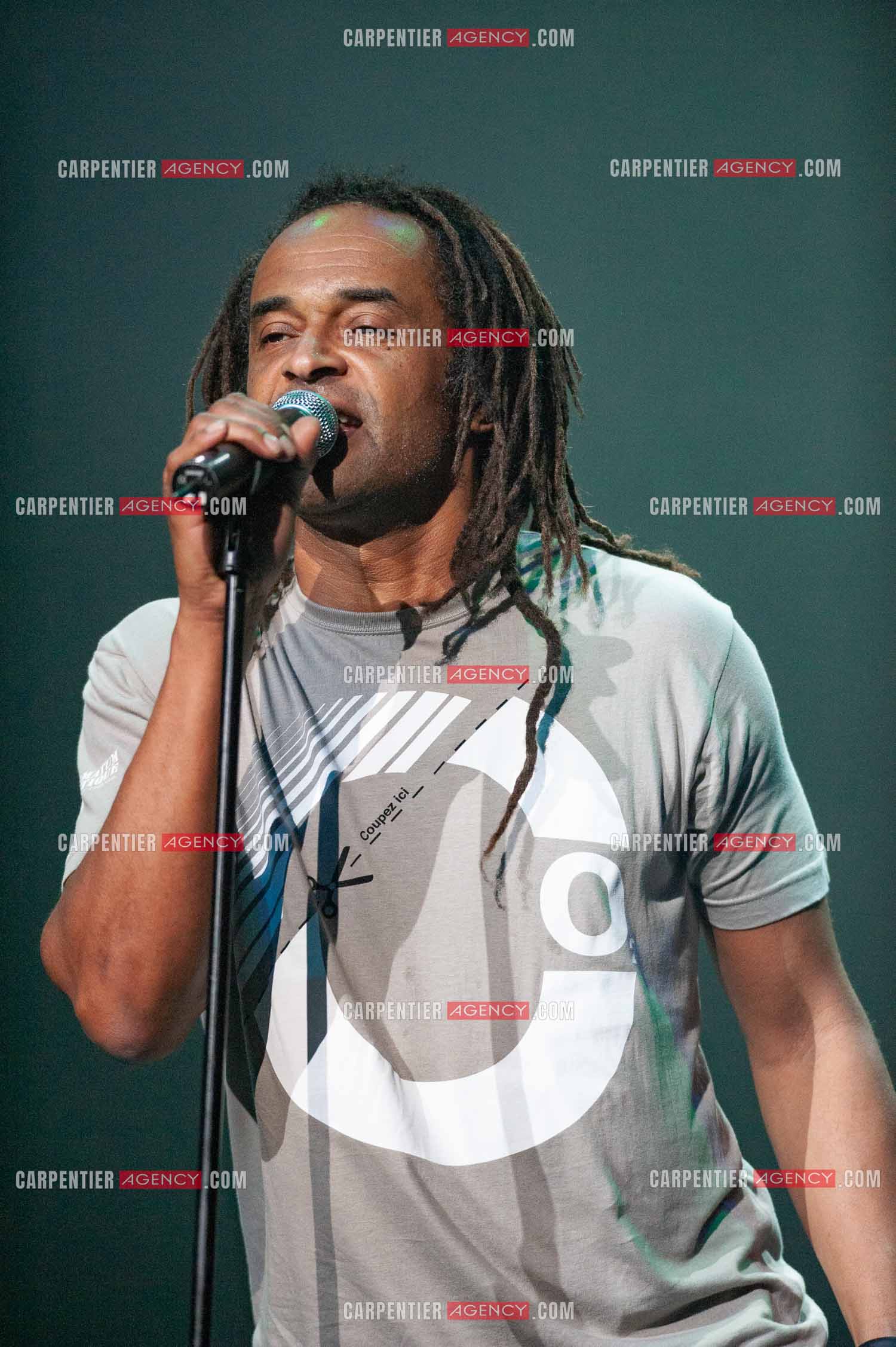 Grand concert au Zénith de Paris “ ULTIMATUM PLANETE ZÉNITH “ le 22 Nov 2009. Le chanteur Yannick Noah.                                    ( Exclusif )