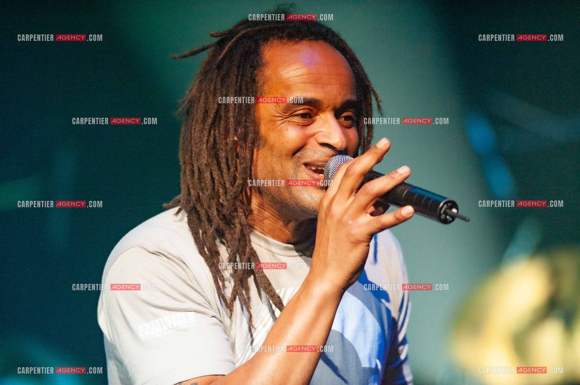 Grand concert au Zénith de Paris “ ULTIMATUM PLANETE ZÉNITH “ le 22 Nov 2009. Le chanteur Yannick Noah.                                    ( Exclusif )