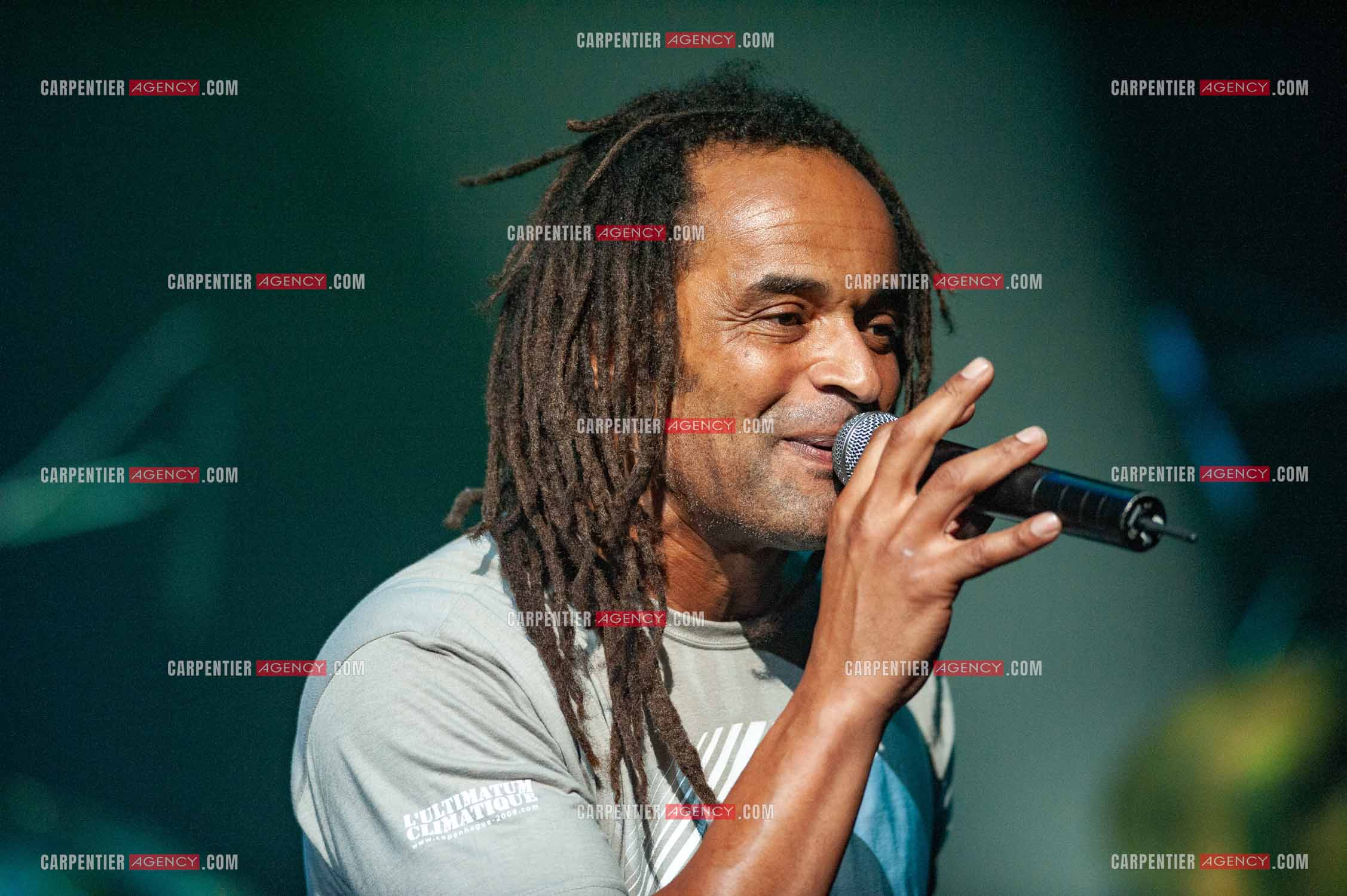 Grand concert au Zénith de Paris “ ULTIMATUM PLANETE ZÉNITH “ le 22 Nov 2009. Le chanteur Yannick Noah.                                    ( Exclusif )