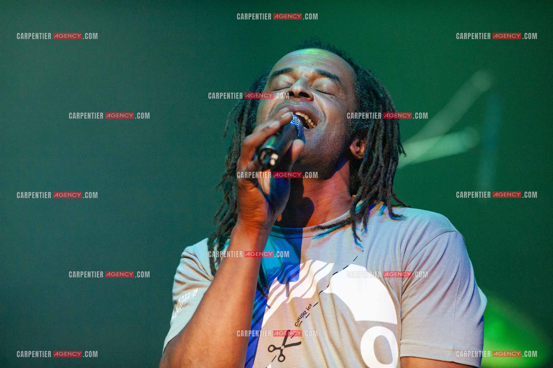 Grand concert au Zénith de Paris “ ULTIMATUM PLANETE ZÉNITH “ le 22 Nov 2009. Le chanteur Yannick Noah.                                    ( Exclusif )