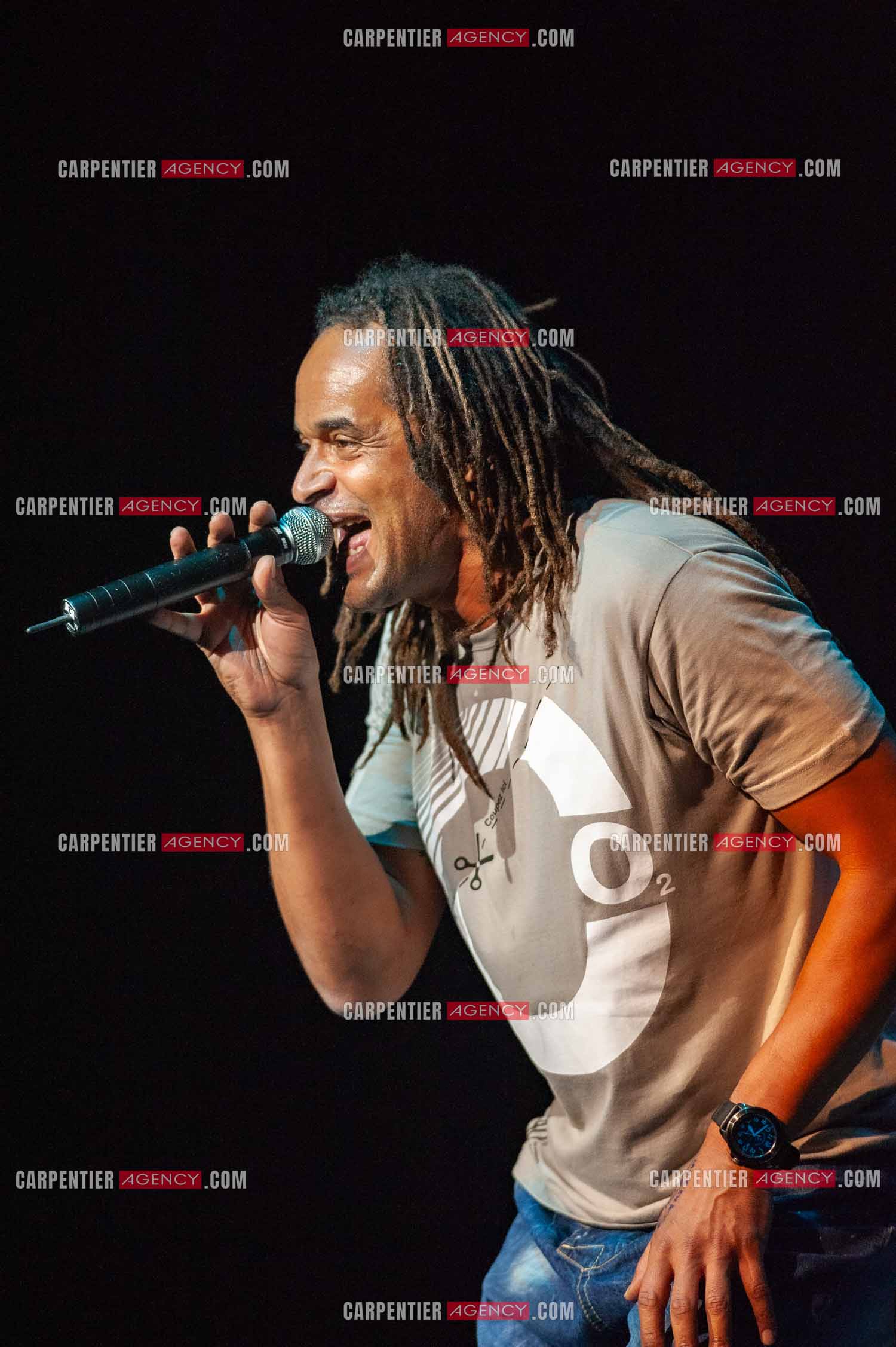 Grand concert au Zénith de Paris “ ULTIMATUM PLANETE ZÉNITH “ le 22 Nov 2009. Le chanteur Yannick Noah.                                    ( Exclusif )