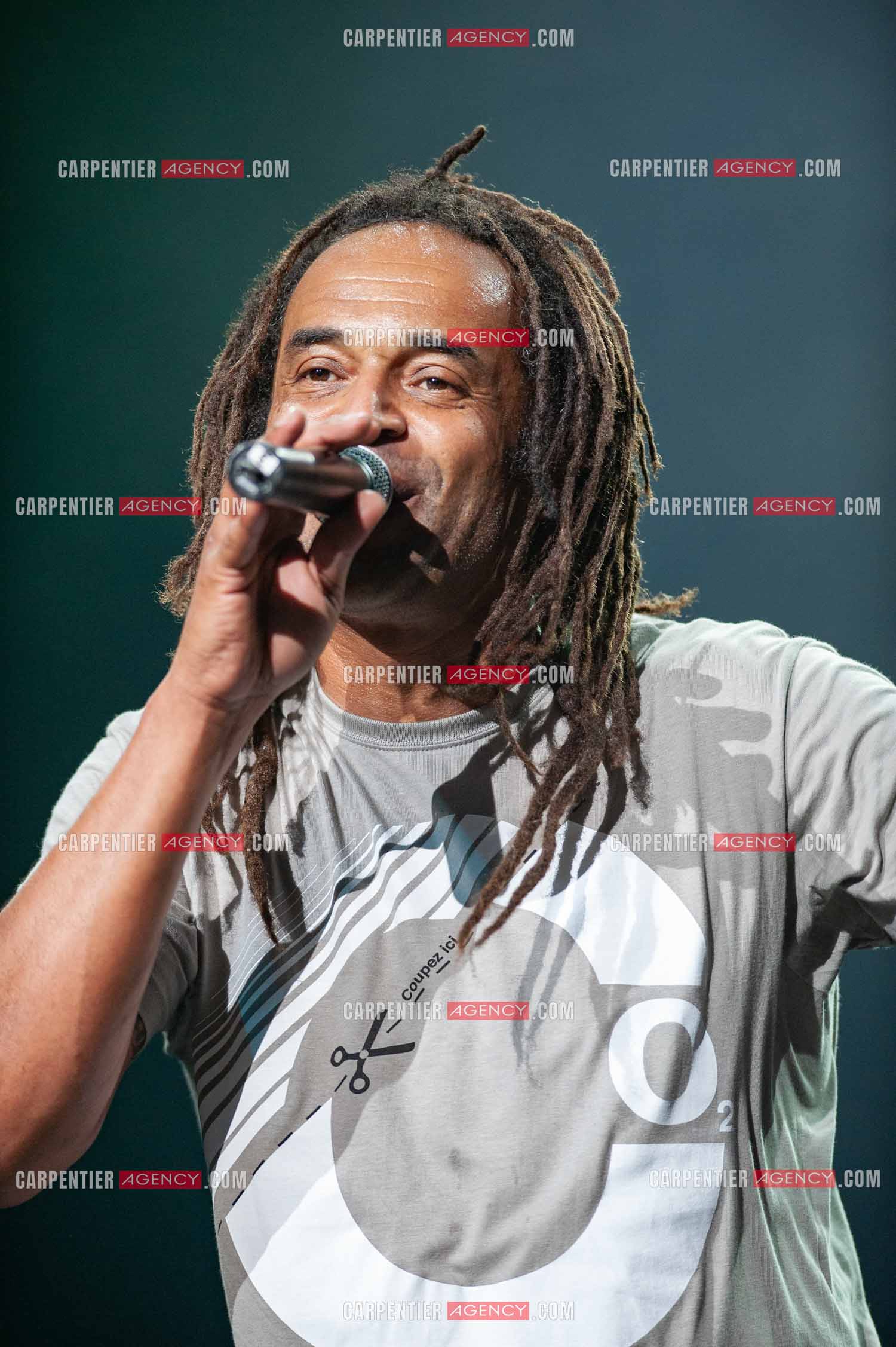 Grand concert au Zénith de Paris “ ULTIMATUM PLANETE ZÉNITH “ le 22 Nov 2009. Le chanteur Yannick Noah.                                    ( Exclusif )