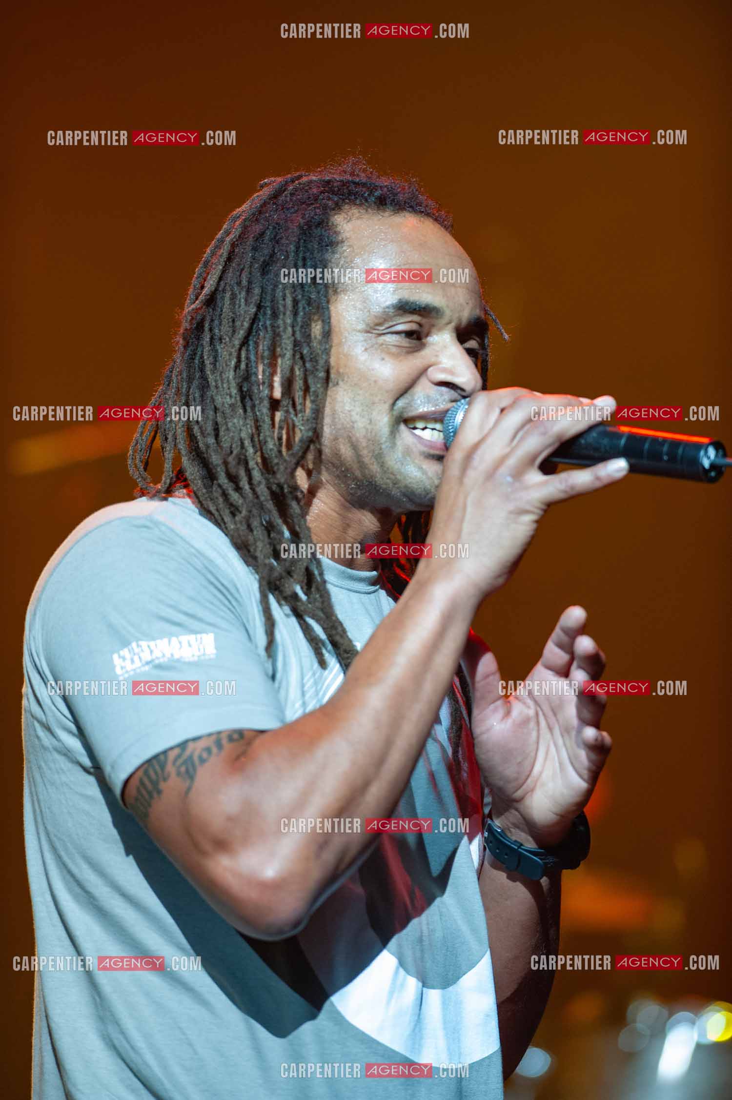 Grand concert au Zénith de Paris “ ULTIMATUM PLANETE ZÉNITH “ le 22 Nov 2009. Le chanteur Yannick Noah.                                    ( Exclusif )